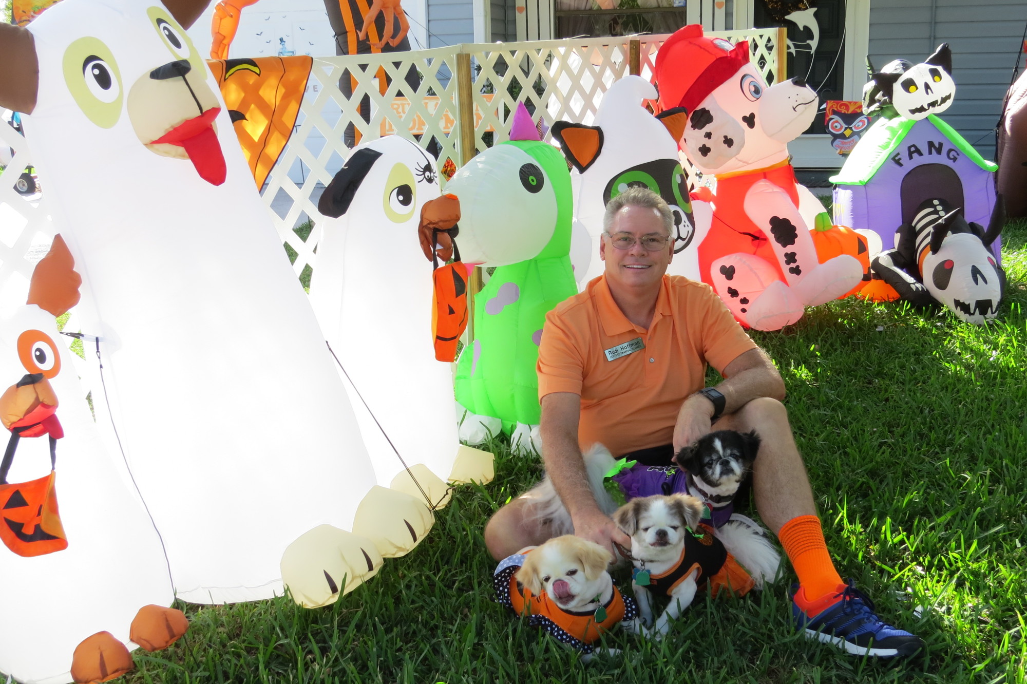 Rudi Hoffman with his dogs. Photo courtesy of Rudi and Dawn Hoffman