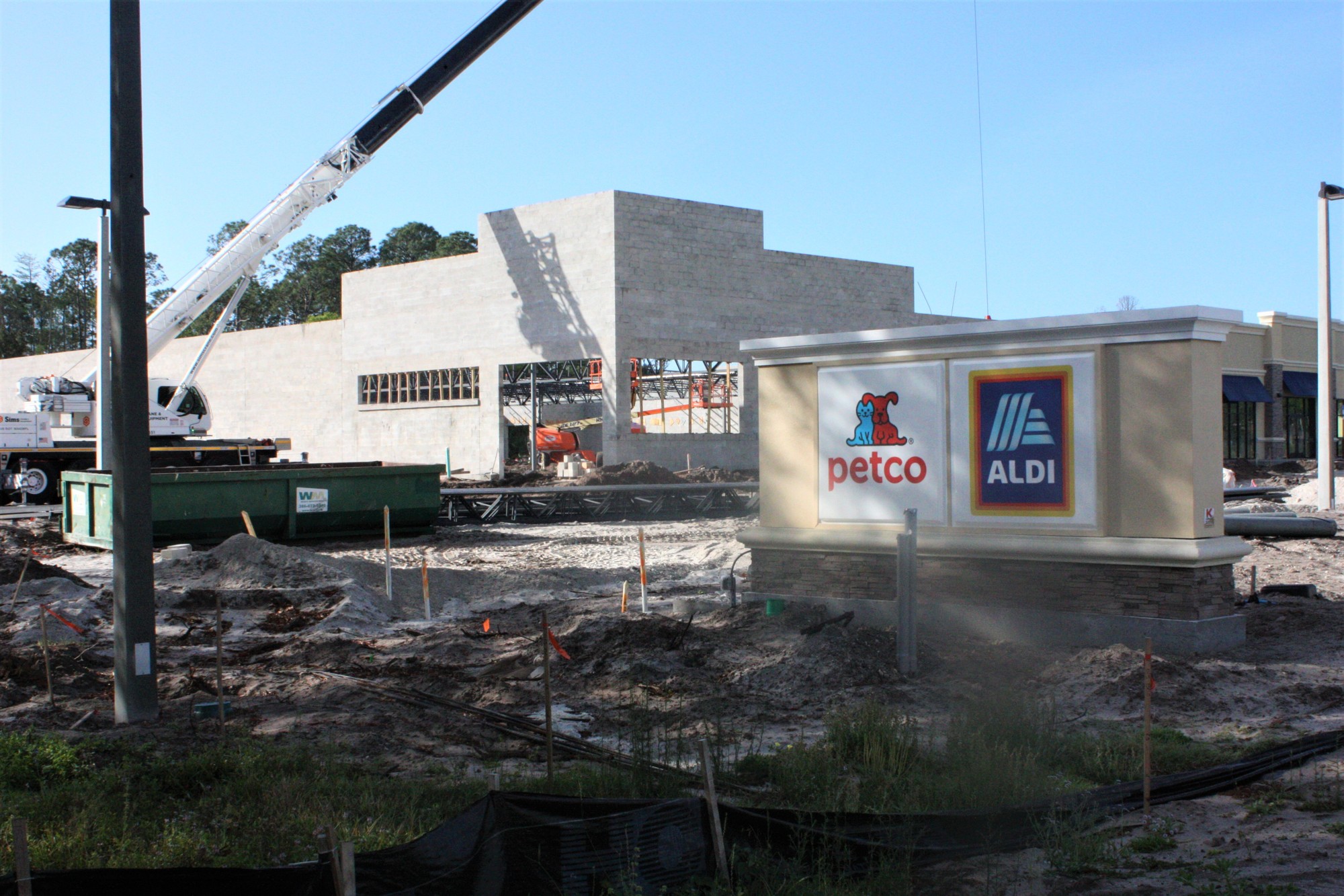 Vertical construction has begun on the Aldi Food Market at Shoppes on Granada. Photo by Wayne Grant