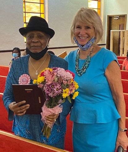 Lillian Nelson, FBH 2020 senior volunteer of the year and Judi Winch, FBH Executive Director. Courtesy photo