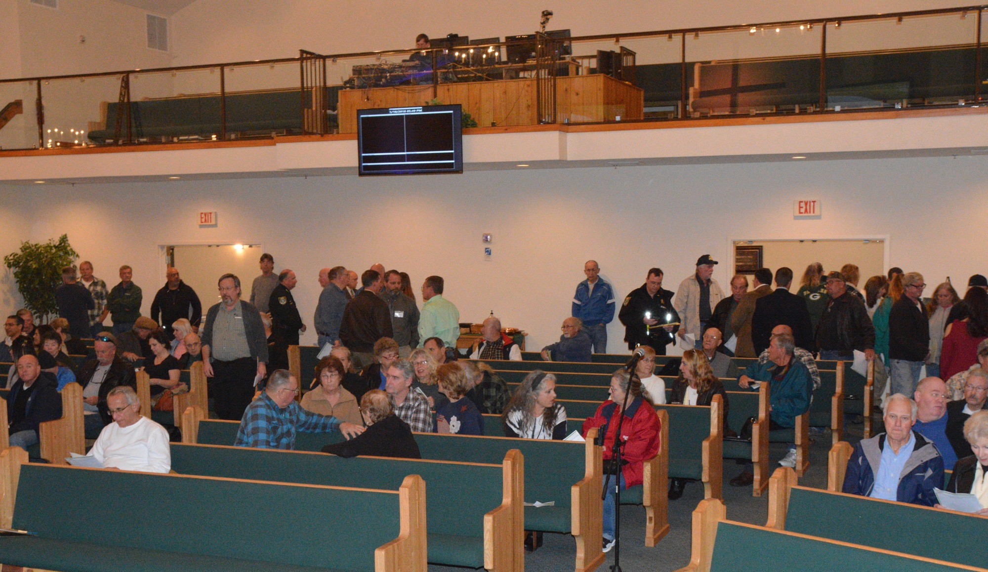 Locals arrive at the Community Baptist Church on Old Dixie Highway for FDOT's meeting about a proposed roundabout at the U.S. 1 and Old Dixie Highway intersection. (Photo by Jonathan Simmons)