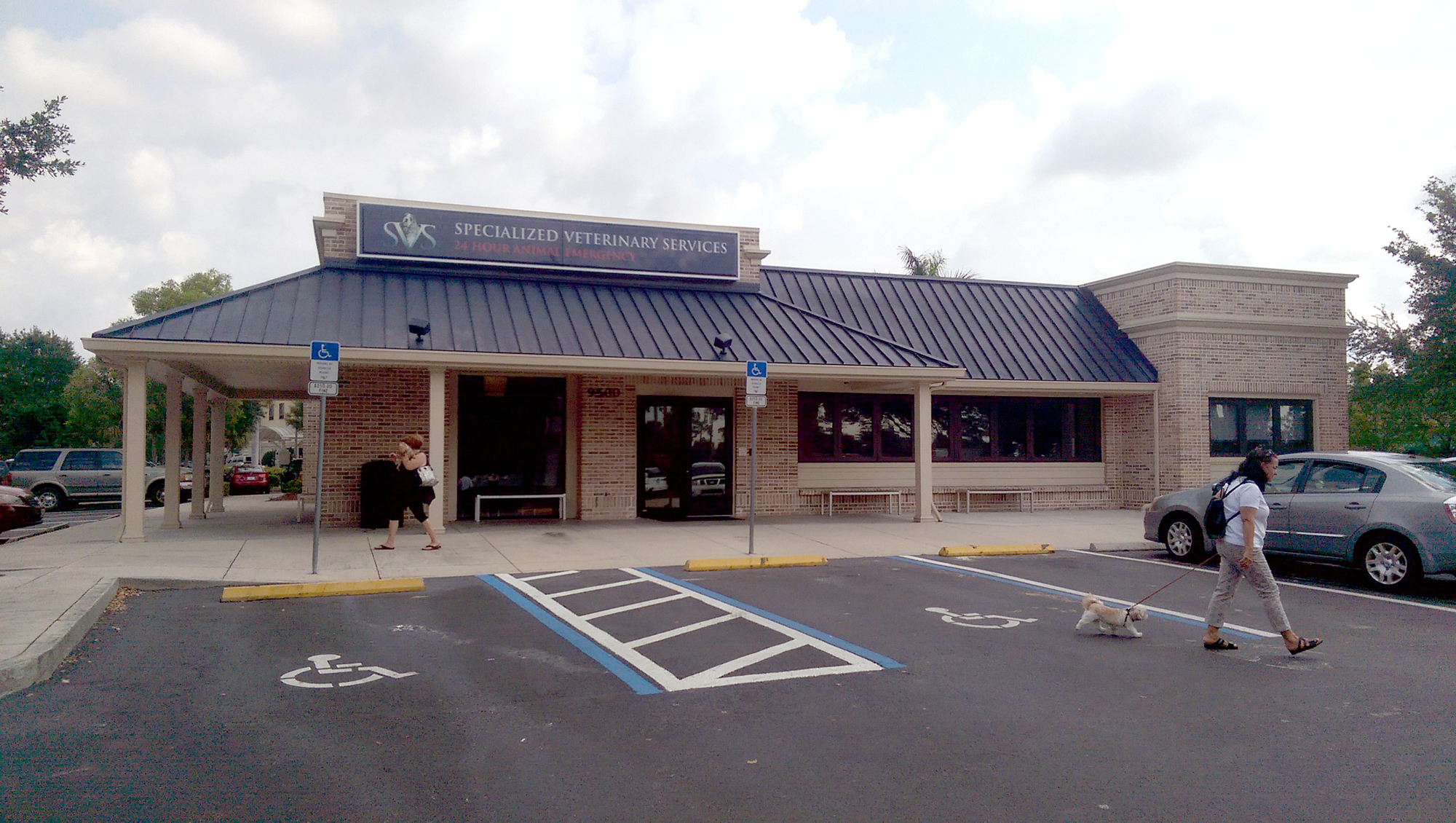 Specialized Veterinary Services prior to the renovation. Courtesy Stevens Construction.