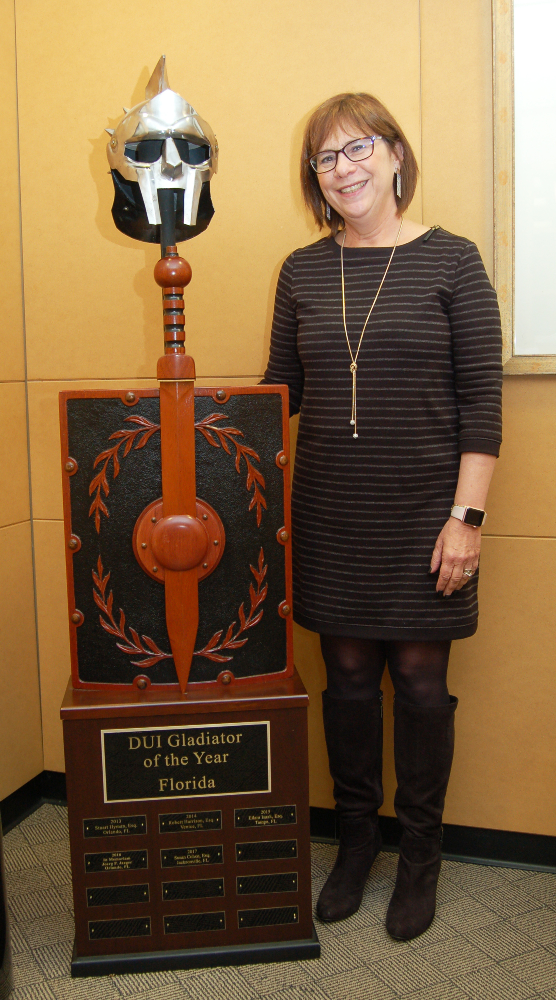 Attorney Susan Cohen and the Florida Association of Criminal Defense Lawyers’ “DUI Gladiator” award, which is presented each year to the group’s top DUI defense attorney.