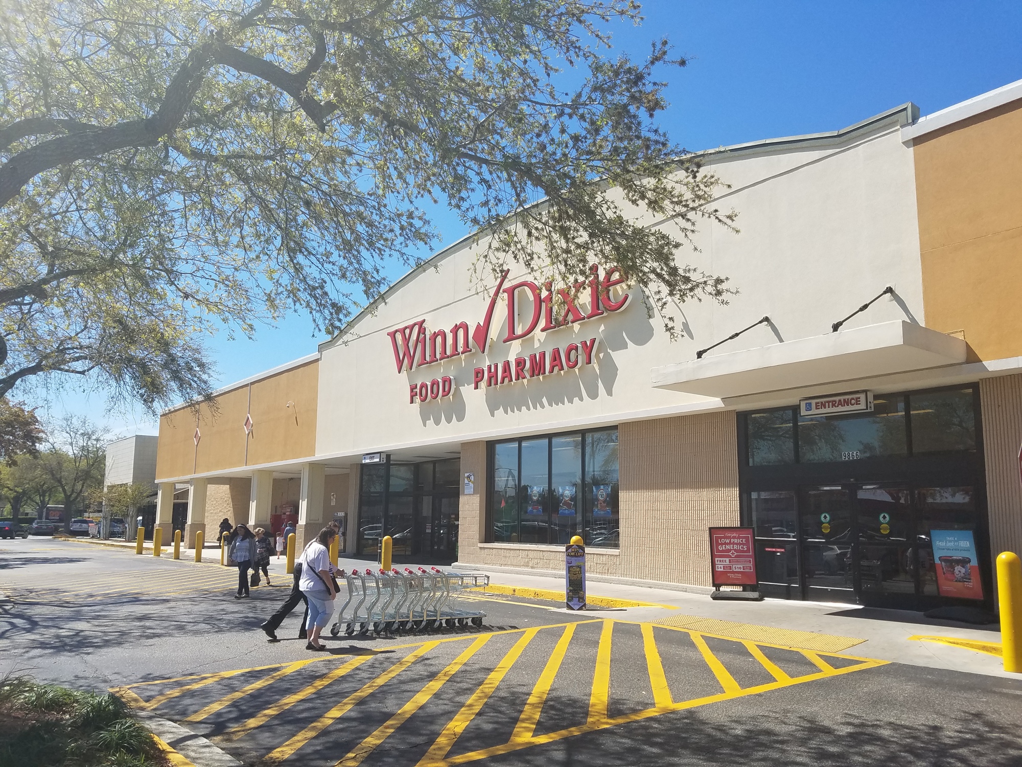 Southeastern Grocers will close the the Winn-Dixie at 9866 Baymeadows Road, a vacancy one real estate broker says the landlord won’t have trouble filling.