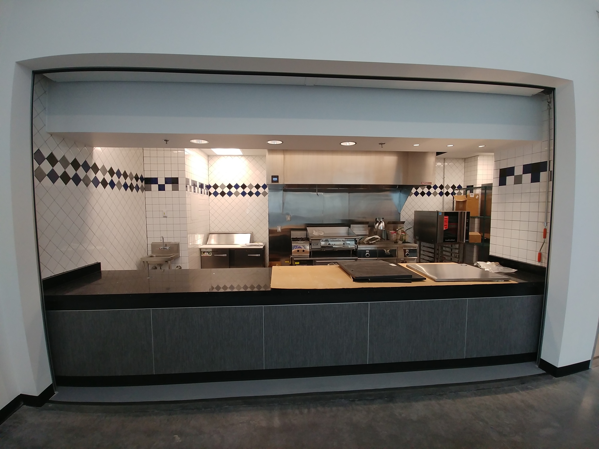 The restaurant area will be operated by the same food vendors as in the current station.