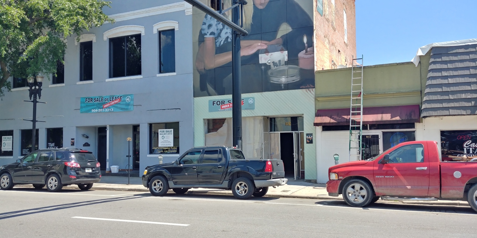 Vacant Northbank buildings at 112 and 120 E. Forsyth St.