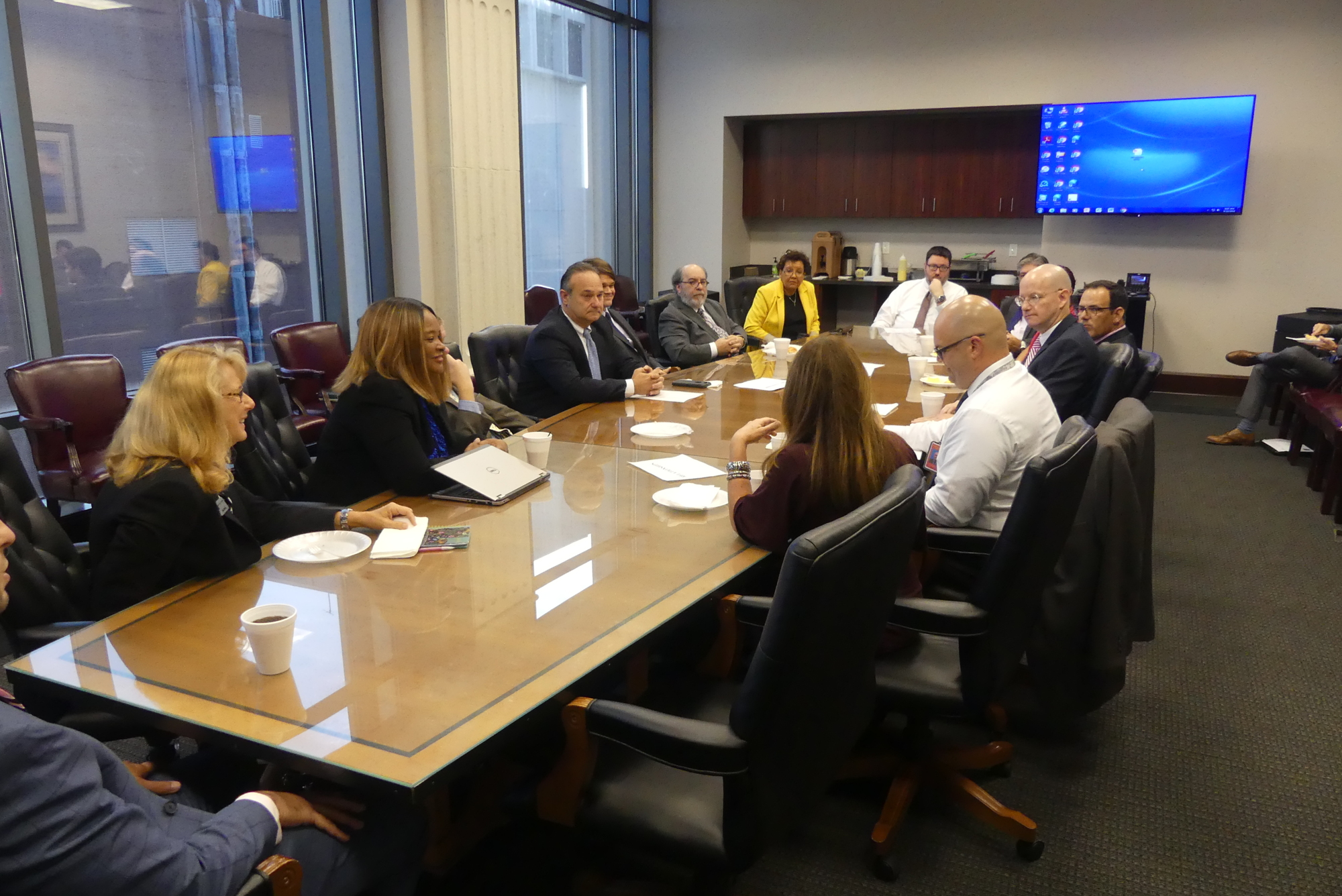 The Jacksonville Bar Association Professionalism and Mentoring Committee hosts a breakfast with a roundtable discussion every other month at the Duval County Courthouse.