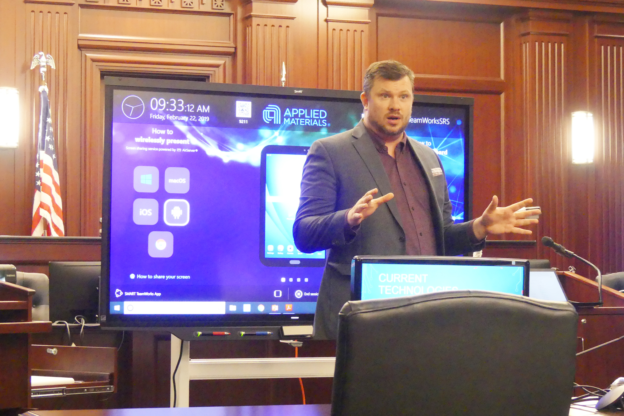 Smart Technologies Corporate Line Manager Frazer Couzens demonstrated some of the company’s visual- presentation technology last week to a group of government and private attorneys who practice at the Duval County Courthouse.