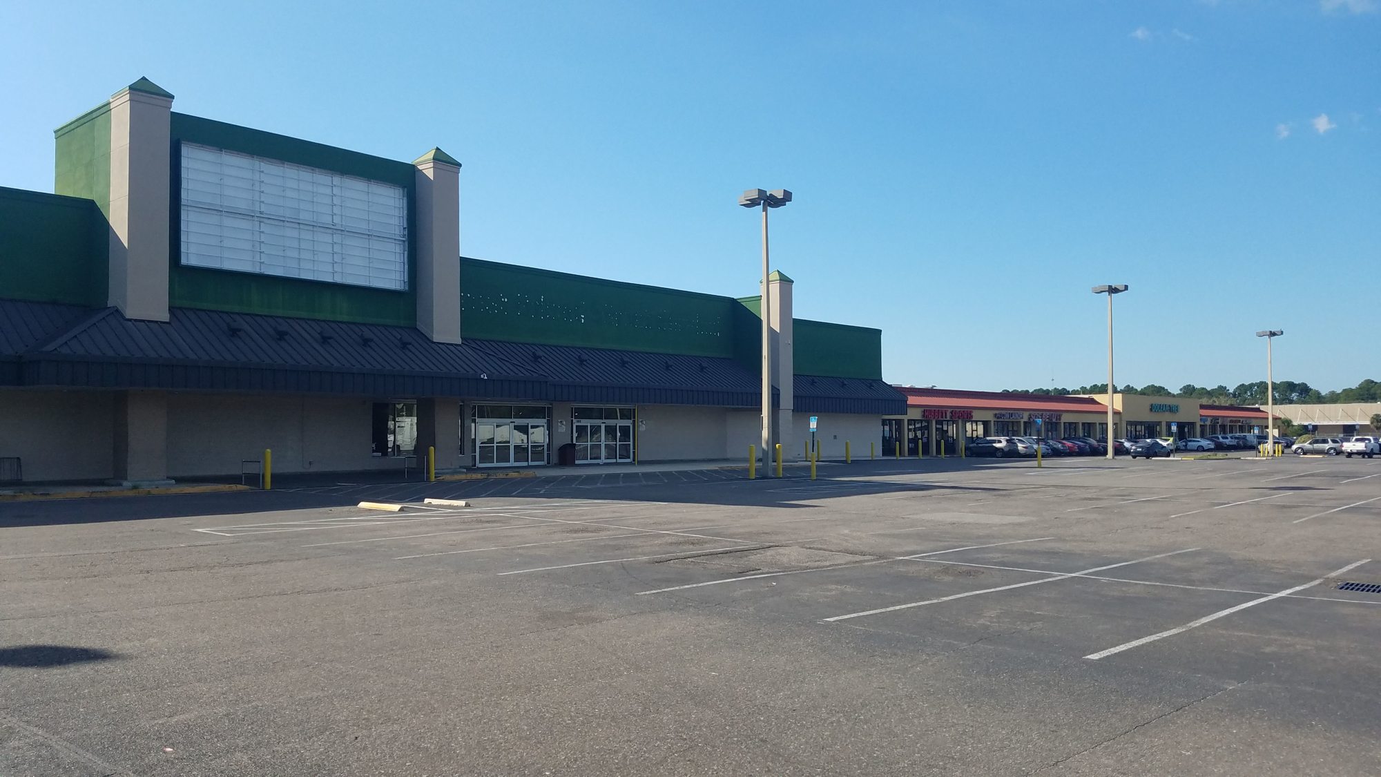 The vacant Harveys space at 1020 Edgewood Ave. N. in Northwest Jacksonville could become a Rowe's IGA.