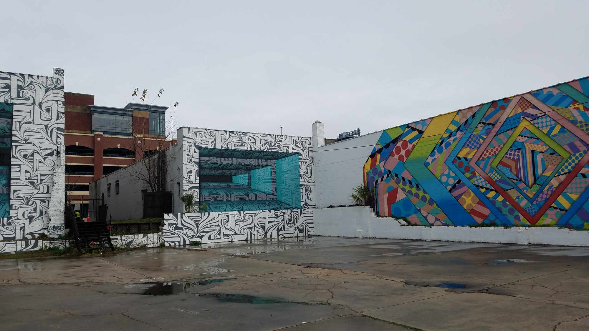 A mural covers the the southwest corner of the Doro Fixture Co. building.