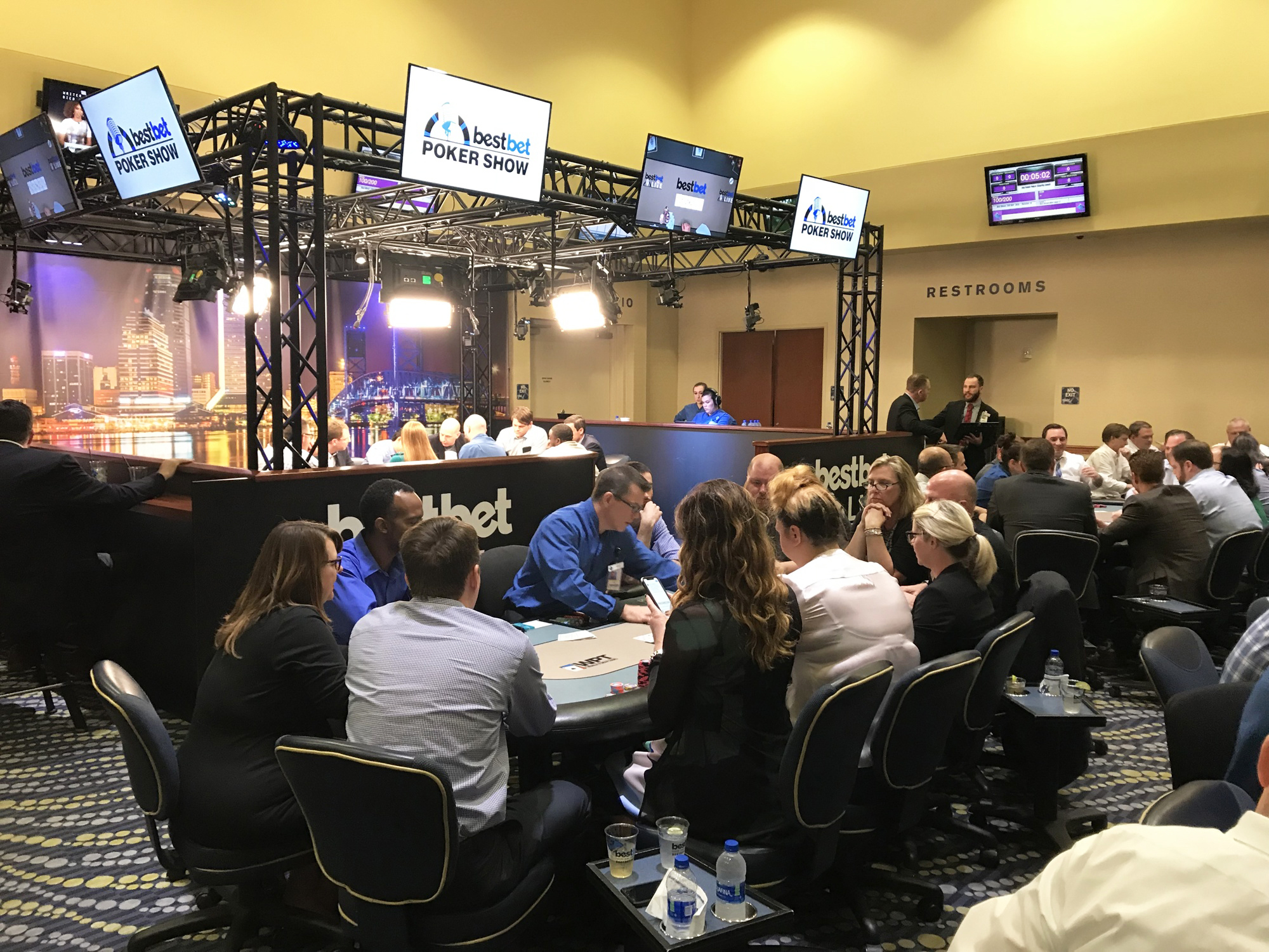 Nearly 80 players and spectators attended the Jacksonville Bar Association Young Lawyers Section’s “Cashing in for a Cause” charity poker tournament in February.
