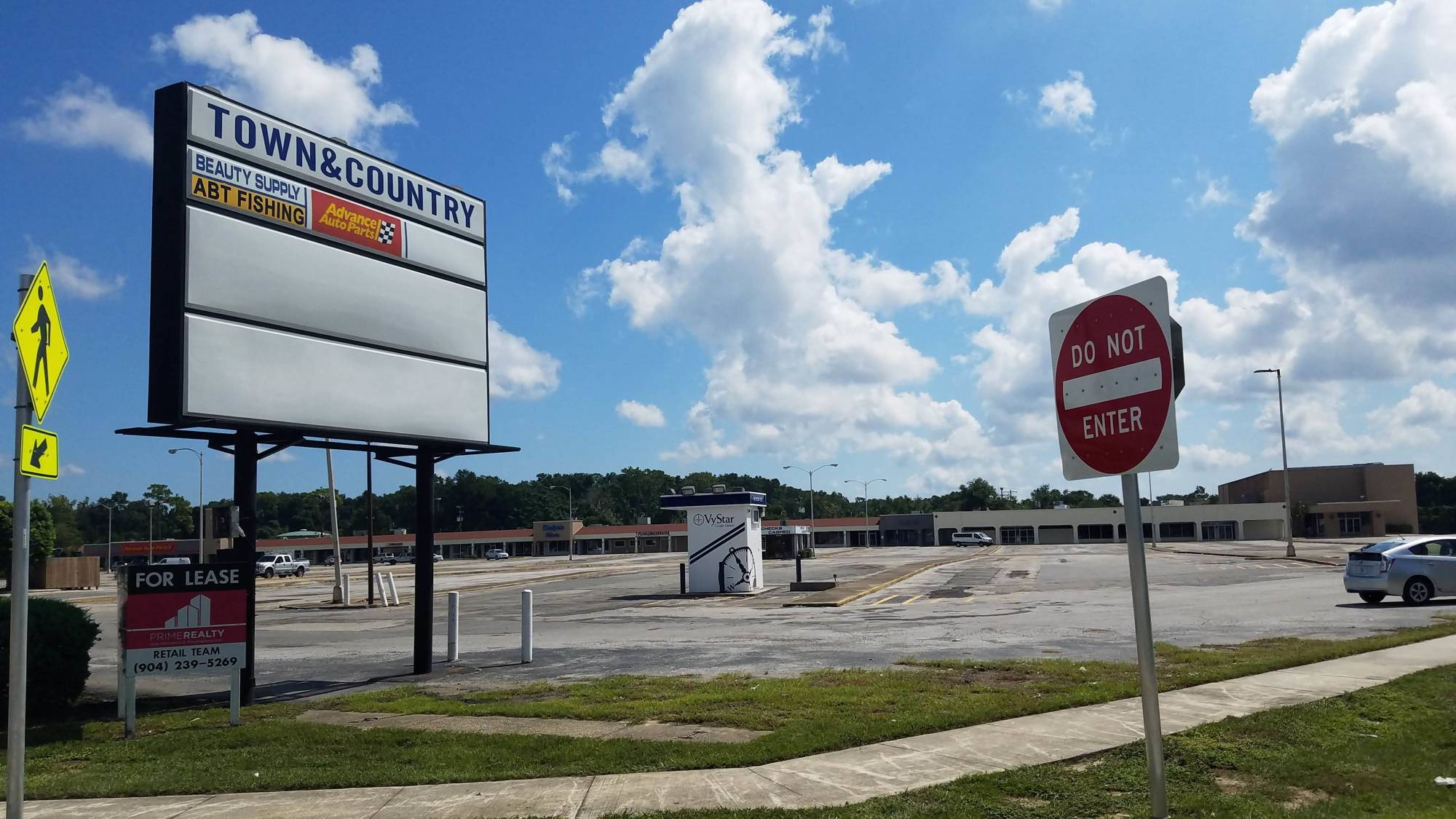 College Park, the renamed Town & Country Shopping Center, is anchored by Advance Auto Parts, Dollar General, DaVita Kidney Care and Legacy Ministries Worship Center.