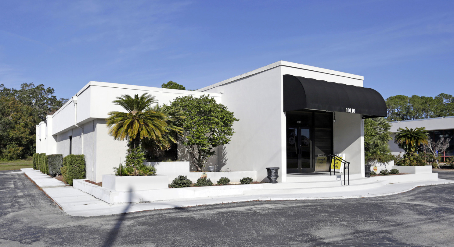 Chef Dennis Chan is converting a 4,300-square-foot vacant office building on 1.05 acres at 10110 San Jose Blvd. into his second restaurant.