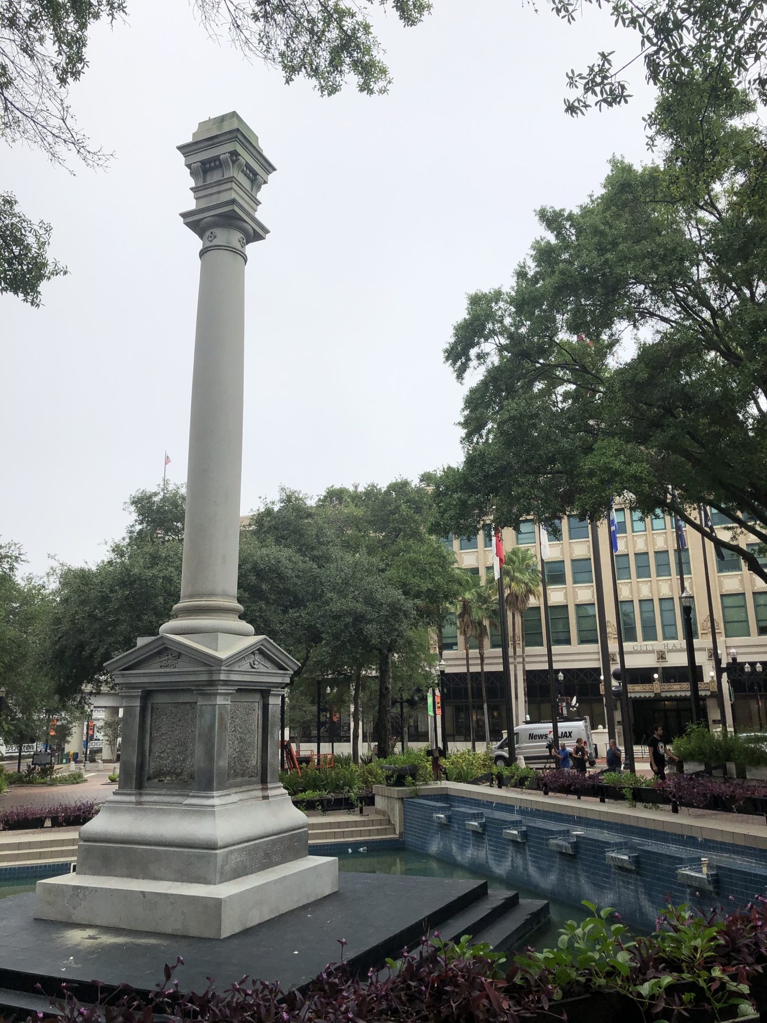 The park was named for Charles Hemming in 1899, the year after he donated the monument as a memorial to soldiers and sailors from Florida who served during the Civil War.