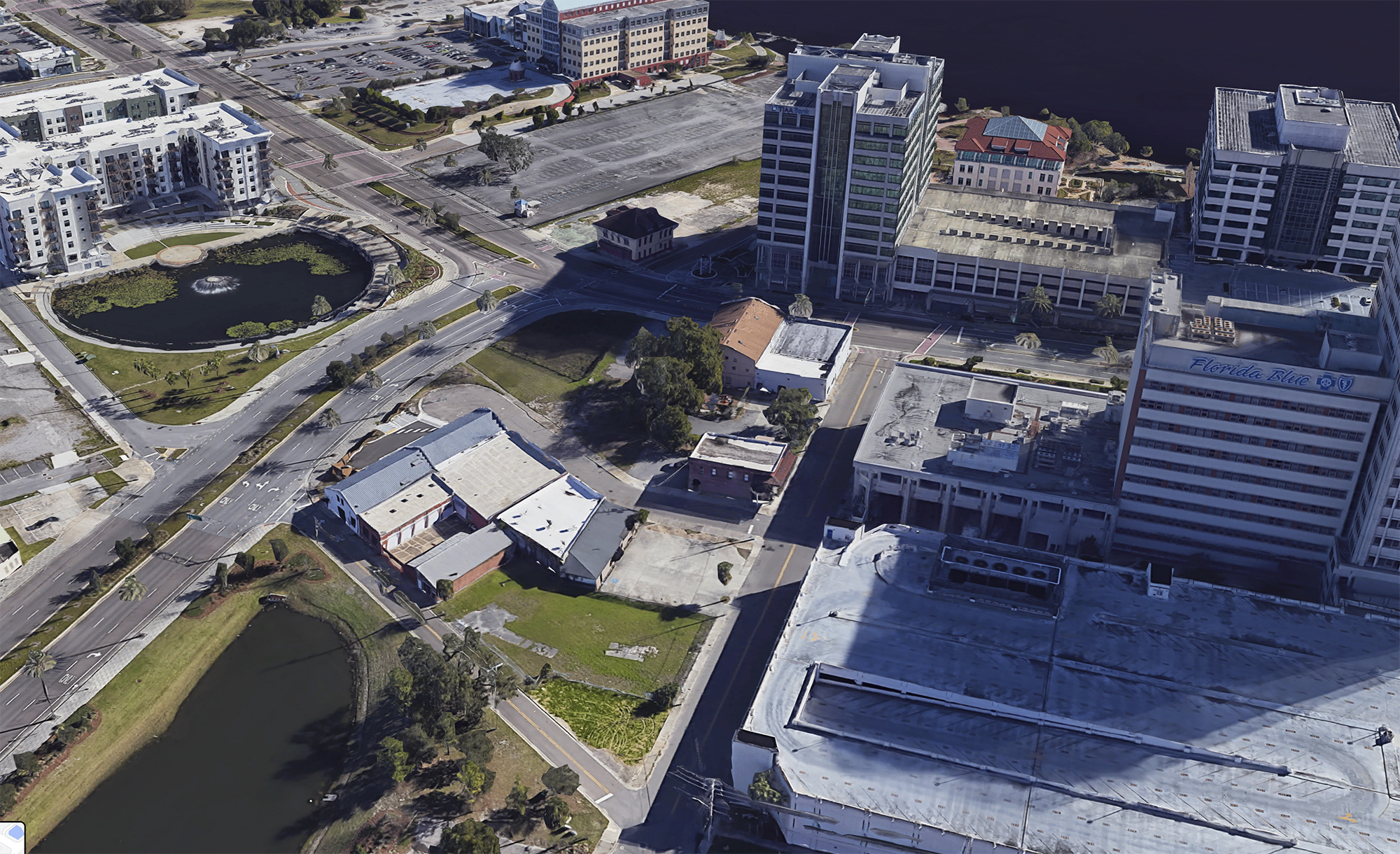 An aerial view of the Edison Building, at center with awning. (Google)