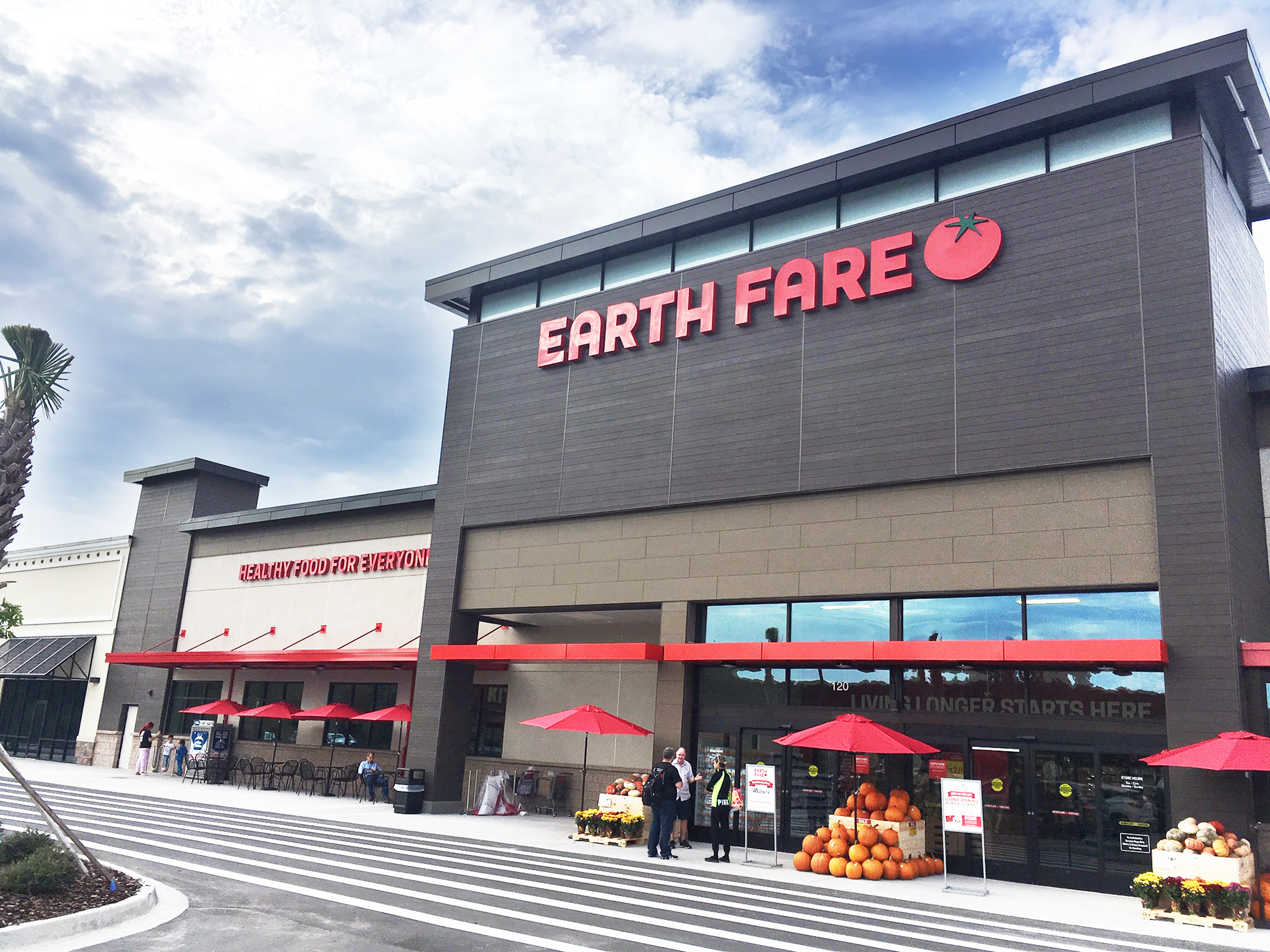 Winn-Dixie is taking the space of a former Earth Fare market
