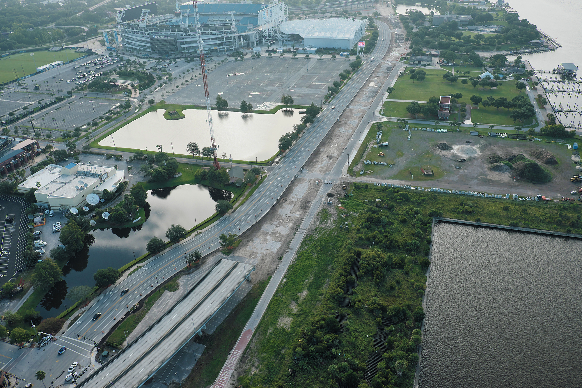 The Downtown Investment Authority and city attorneys are asking the National Park Service to consider swapping Metropolitan Park for a portion of the city-owned Shipyards property.