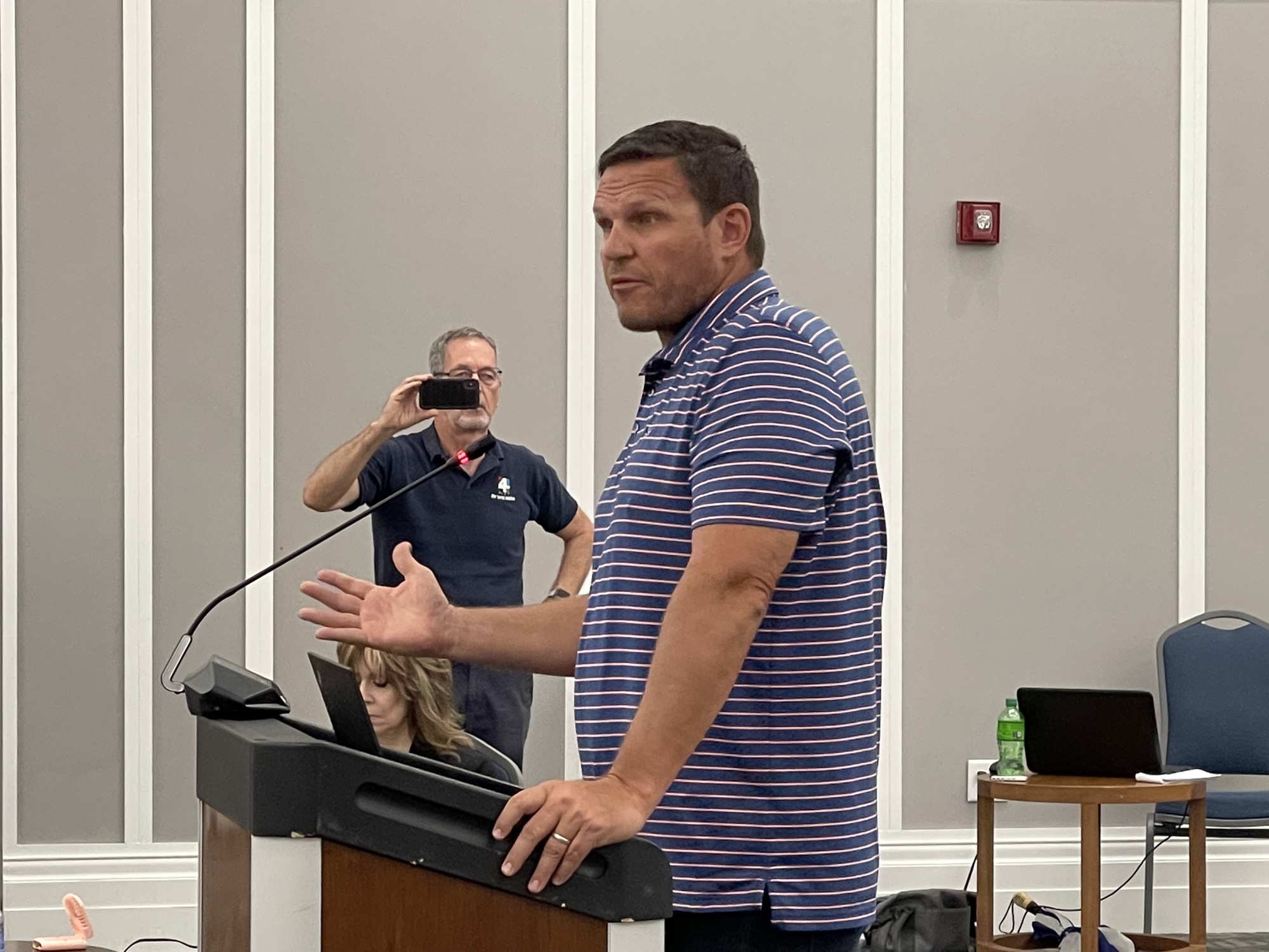 Former Jacksonville Jaguars lineman Tony Boselli spoke in favor of the Shipyards plan at the DIA meeting.