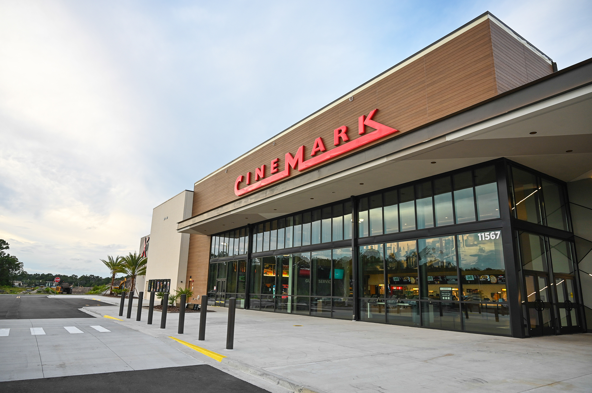 Cinemark Jacksonville Atlantic North and XD at 11567 Atlantic Blvd. seats 1,376 among its auditoriums and employs 120 people.