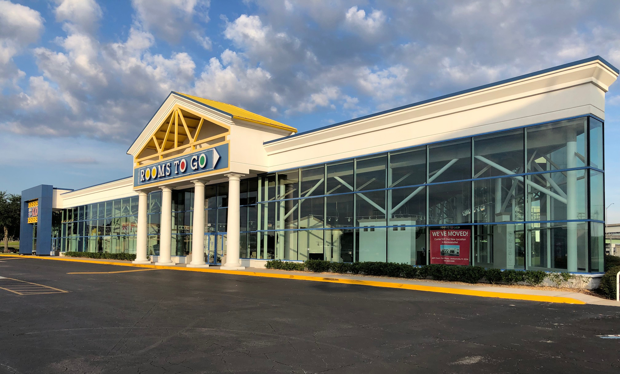 Property records show the roughly 30,000-square-foot Regency area store was built in 1998.