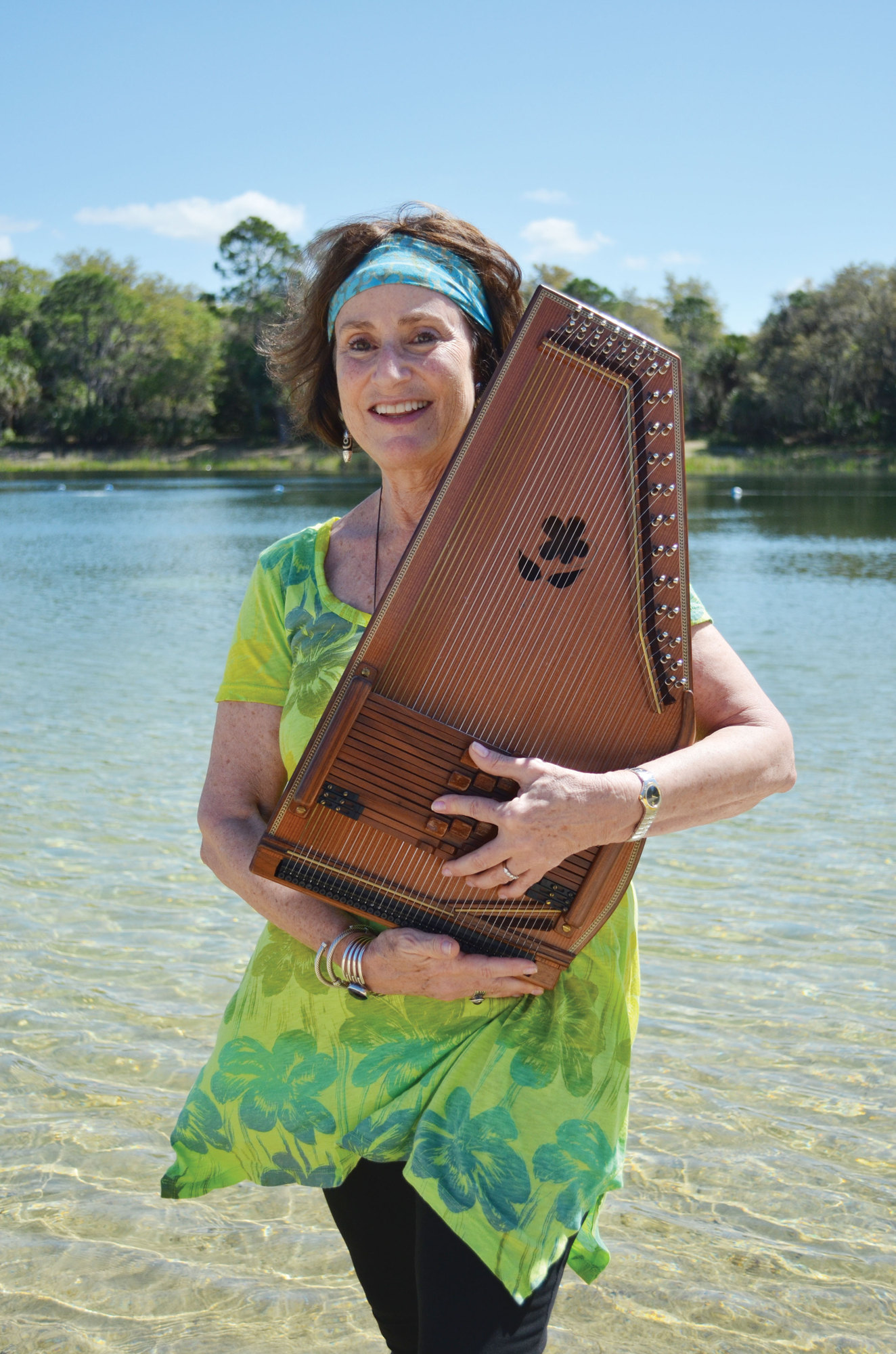 Eileen Kozloff with her autoharp