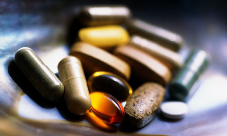 Vitamin-pills-and-capsule-001