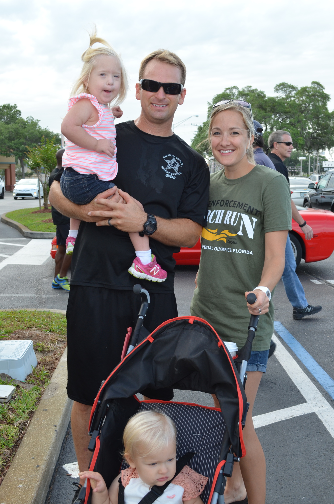 Ben Smith ran with three-year-old daughter Bryleigh while mother Melissa and sister Kensely Smith waited at the finish line.