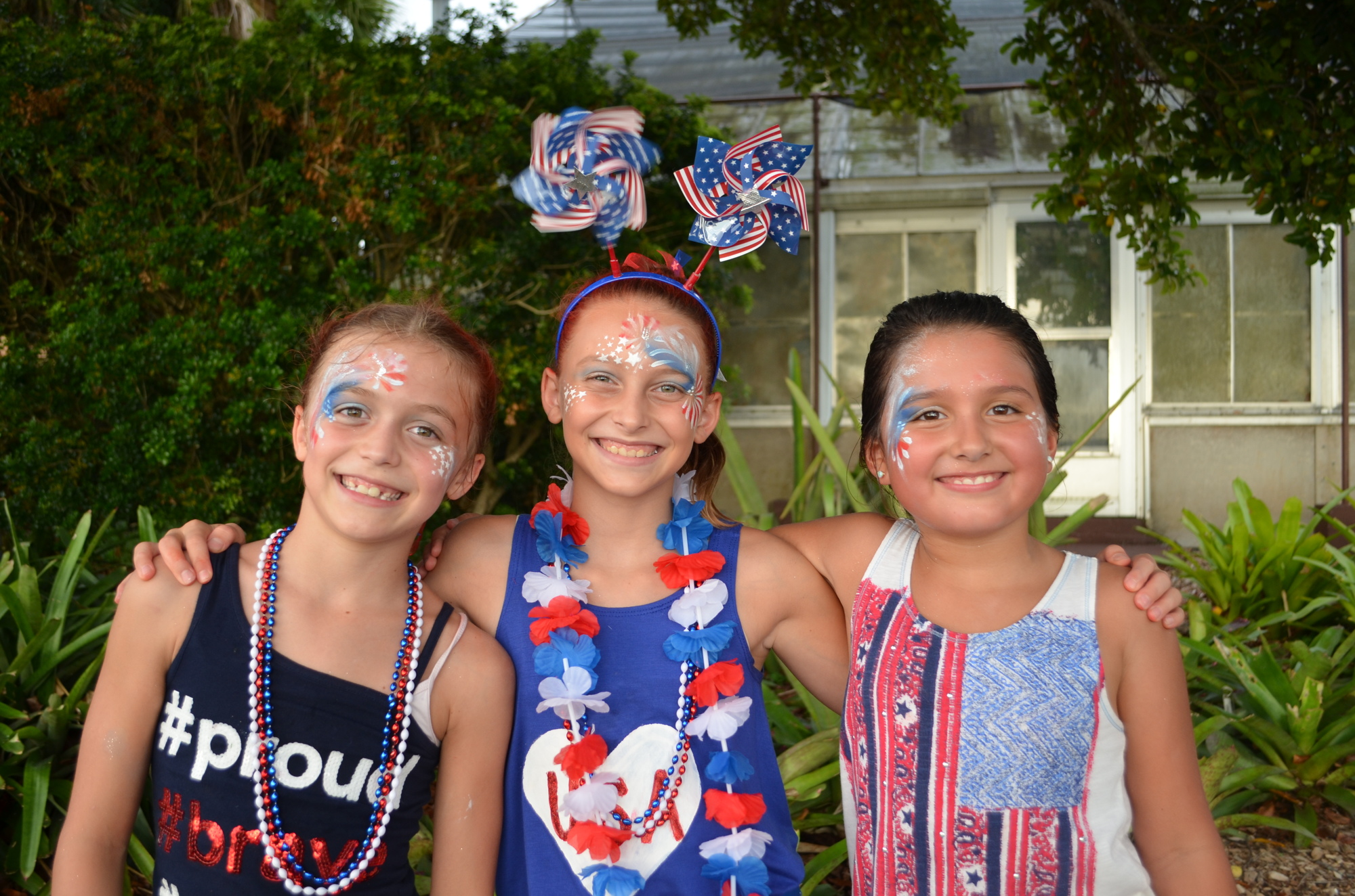 Parker Marie, Riley Marie and Savannah Torres attend the All-American Barbecue on July 4, 2016 at Marie Selby Botanical Gardens. Photo by Amanda Morales