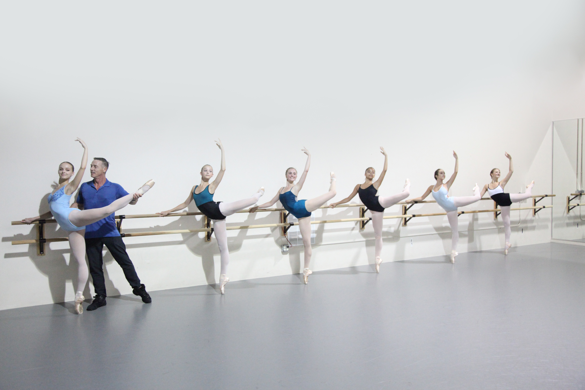 Phillip Broomhead works with Sarasota Ballet Summer Intensive students. Courtesy photo.