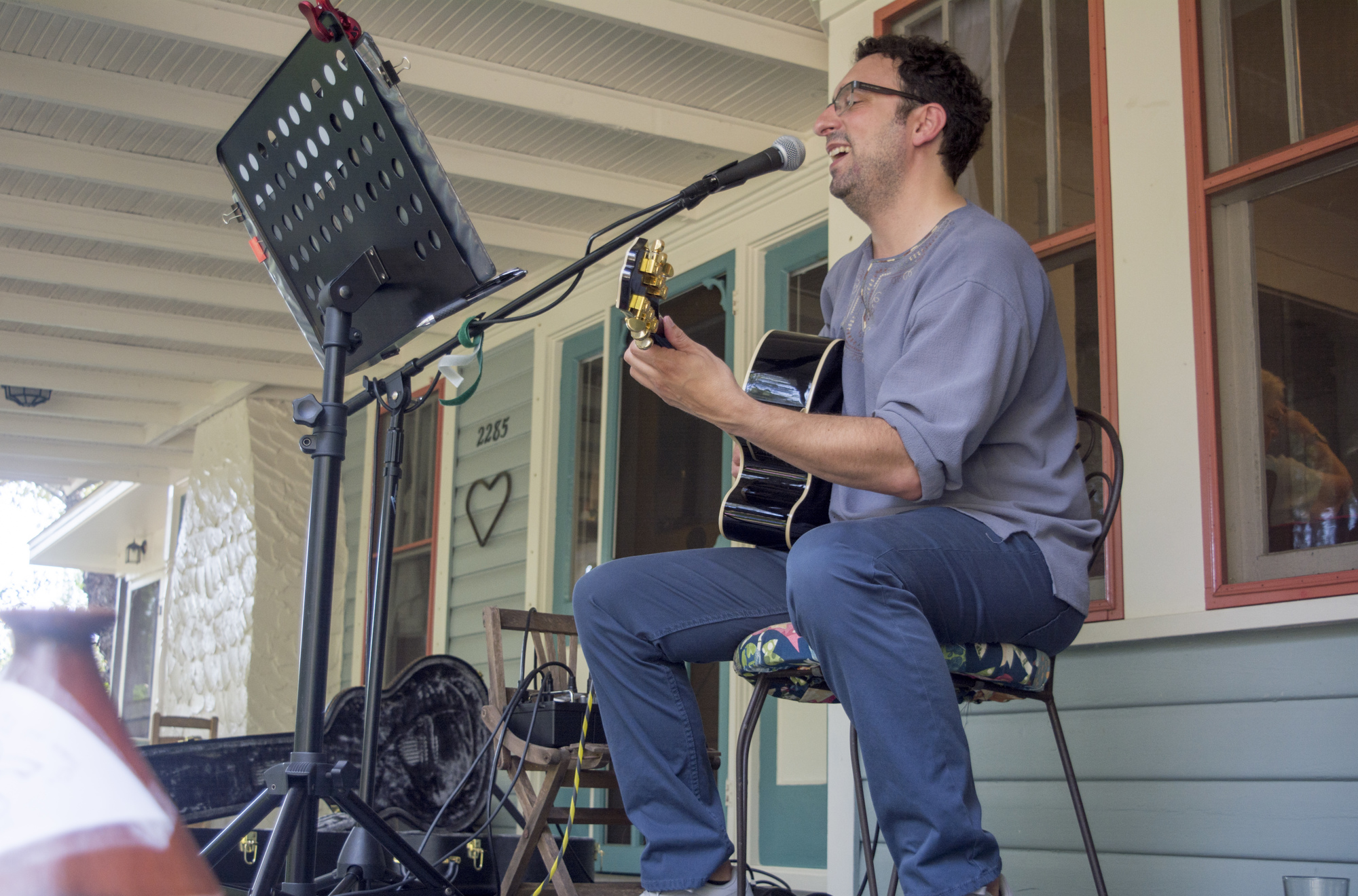 Marcellus Salerni performs during the second annual Arlington Park Porchfest.