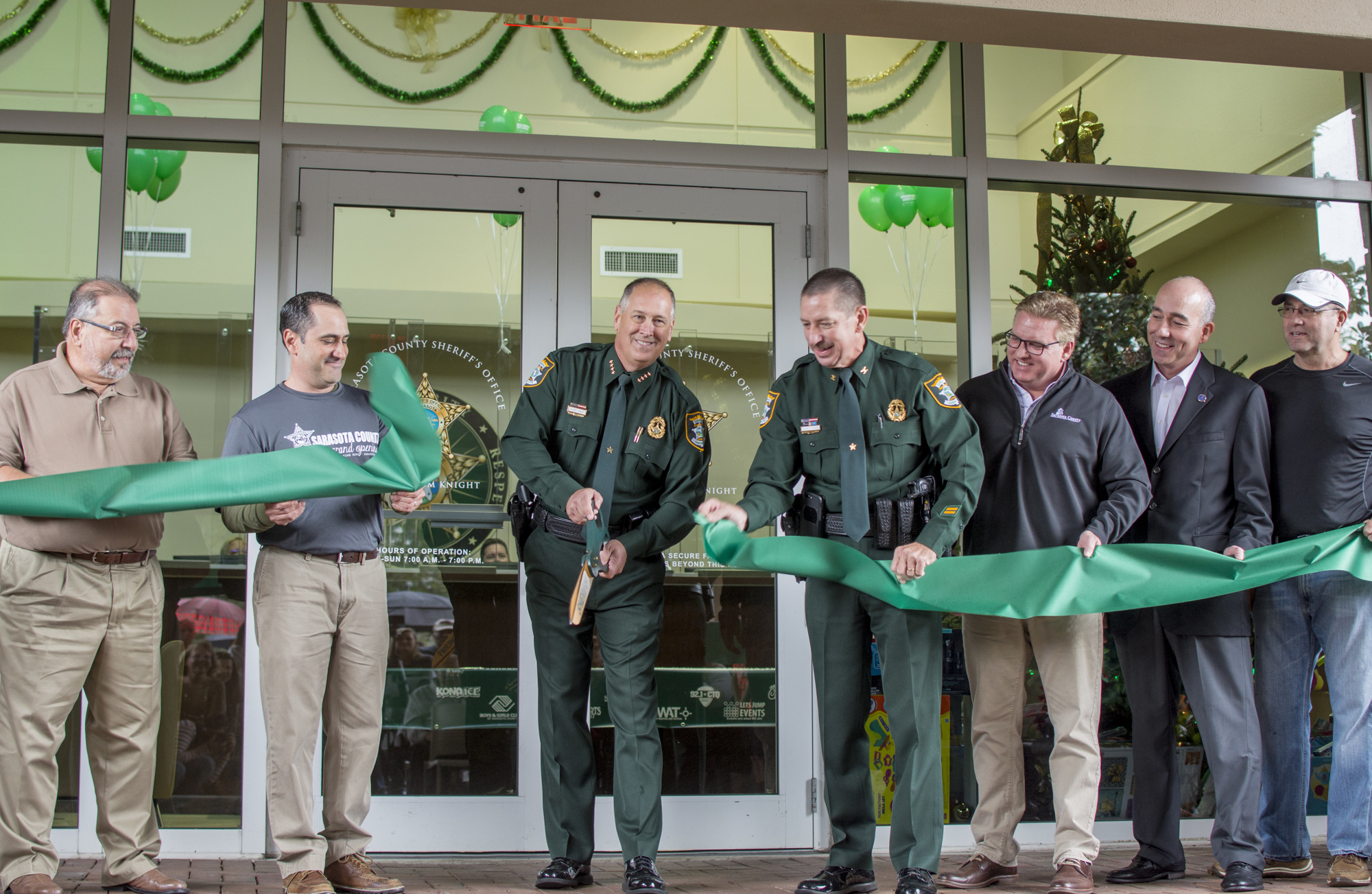 Sarasota County Sheriff Tom Knight cuts the ribbon on the agency's new facility.