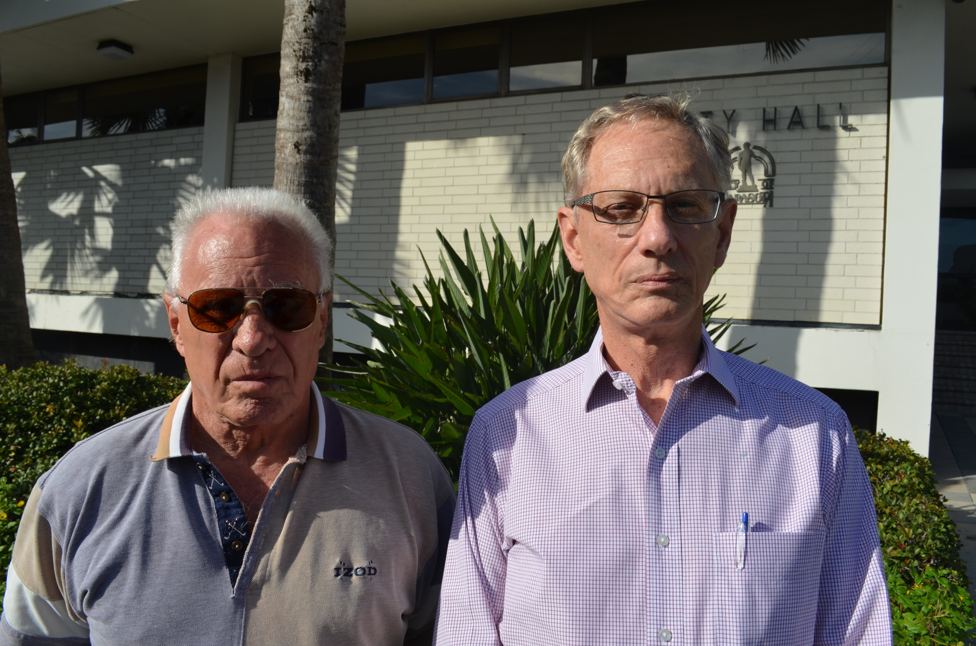 Sarasota residents Lou Dorff and Lou Costa are reaching out to Longboat Key officials in an attempt to address barrier island traffic congestion.