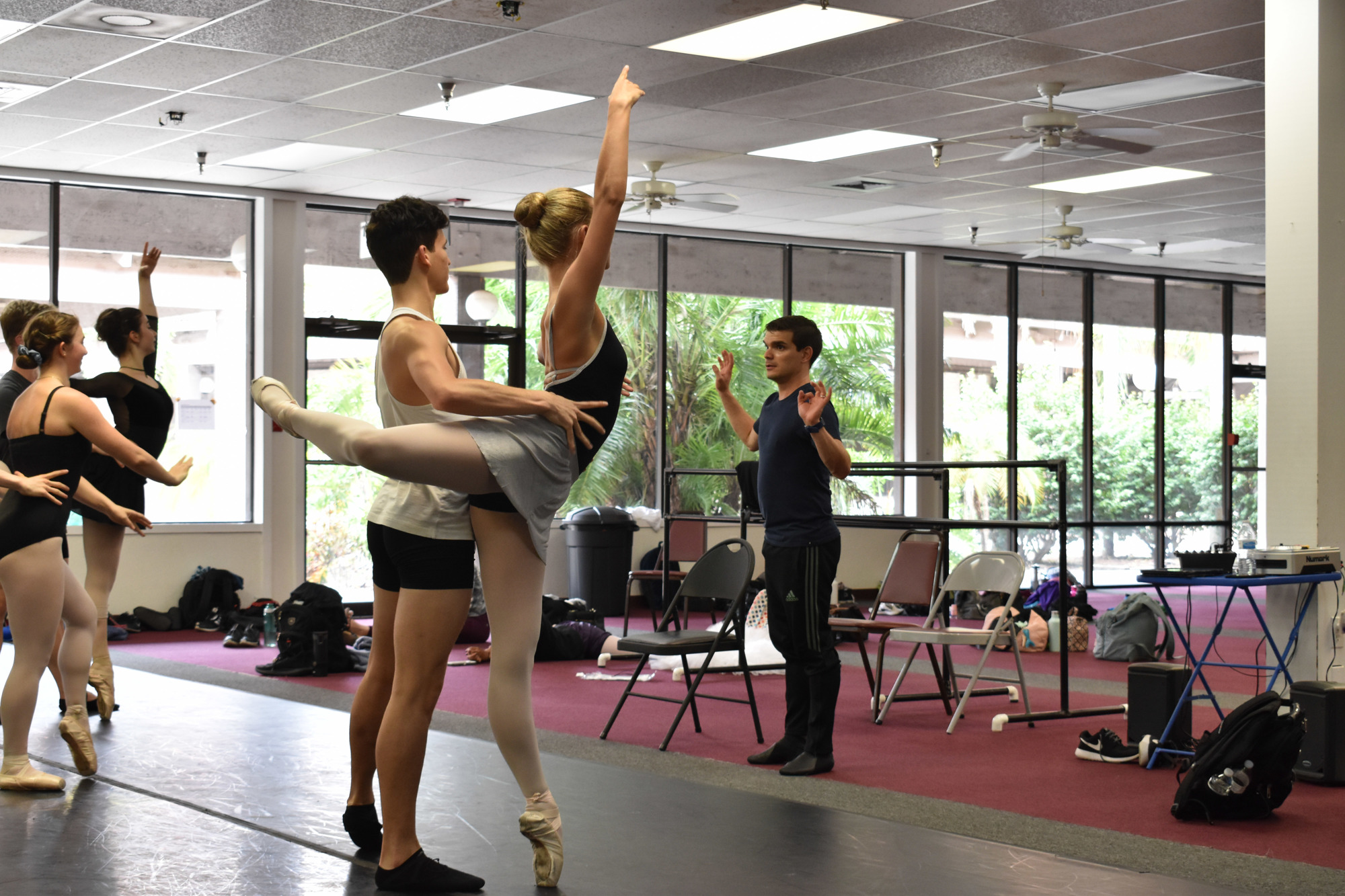 Luis Javier Fuentes Bermúdez de Castro leads a class at the SCBS intensive. In 2006, he moved to the U.S. to work as a ballet teacher at The Art of Classical Ballet School. Photo by Niki Kottmann