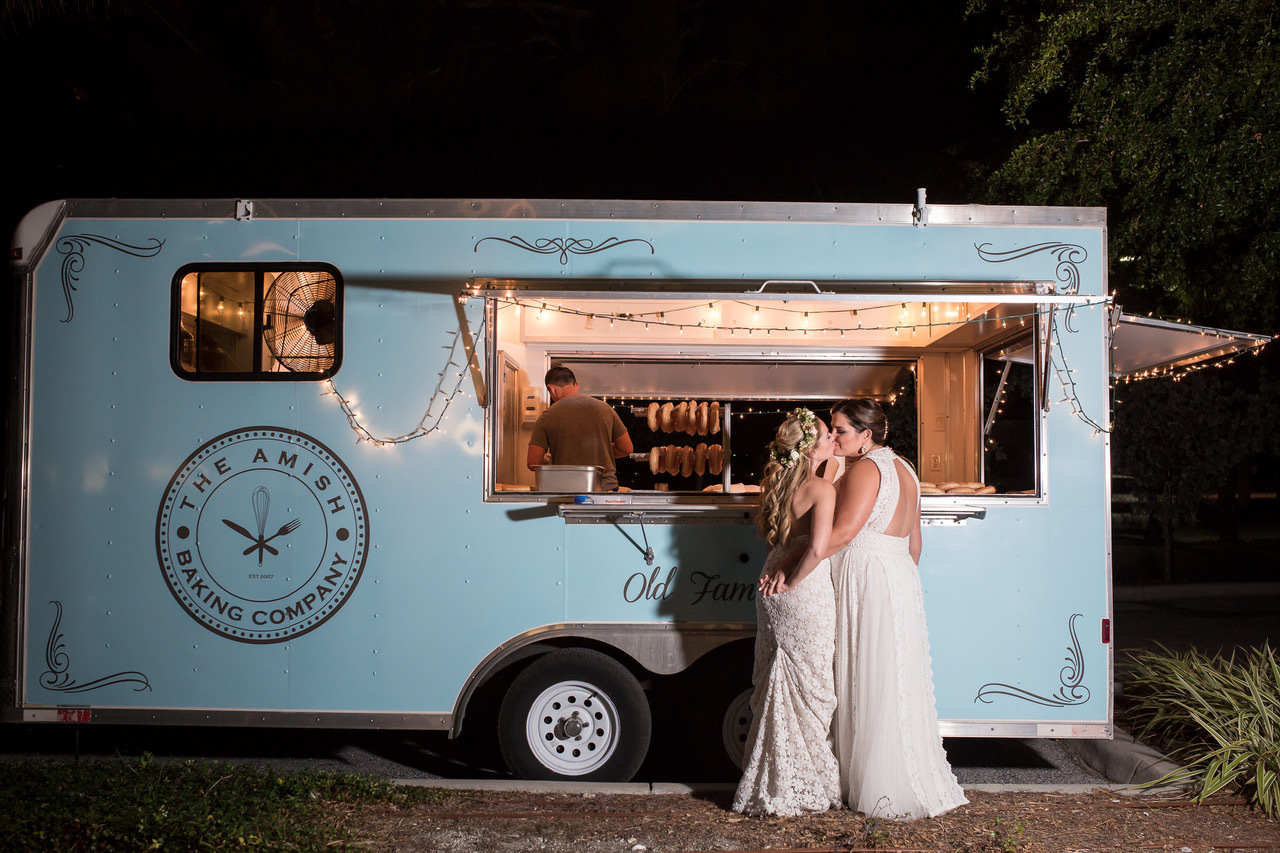 Jennifer Matteo Event Planning organized a dessert truck for this wedding. Photo Courtesy of Cat Pennenga Photography