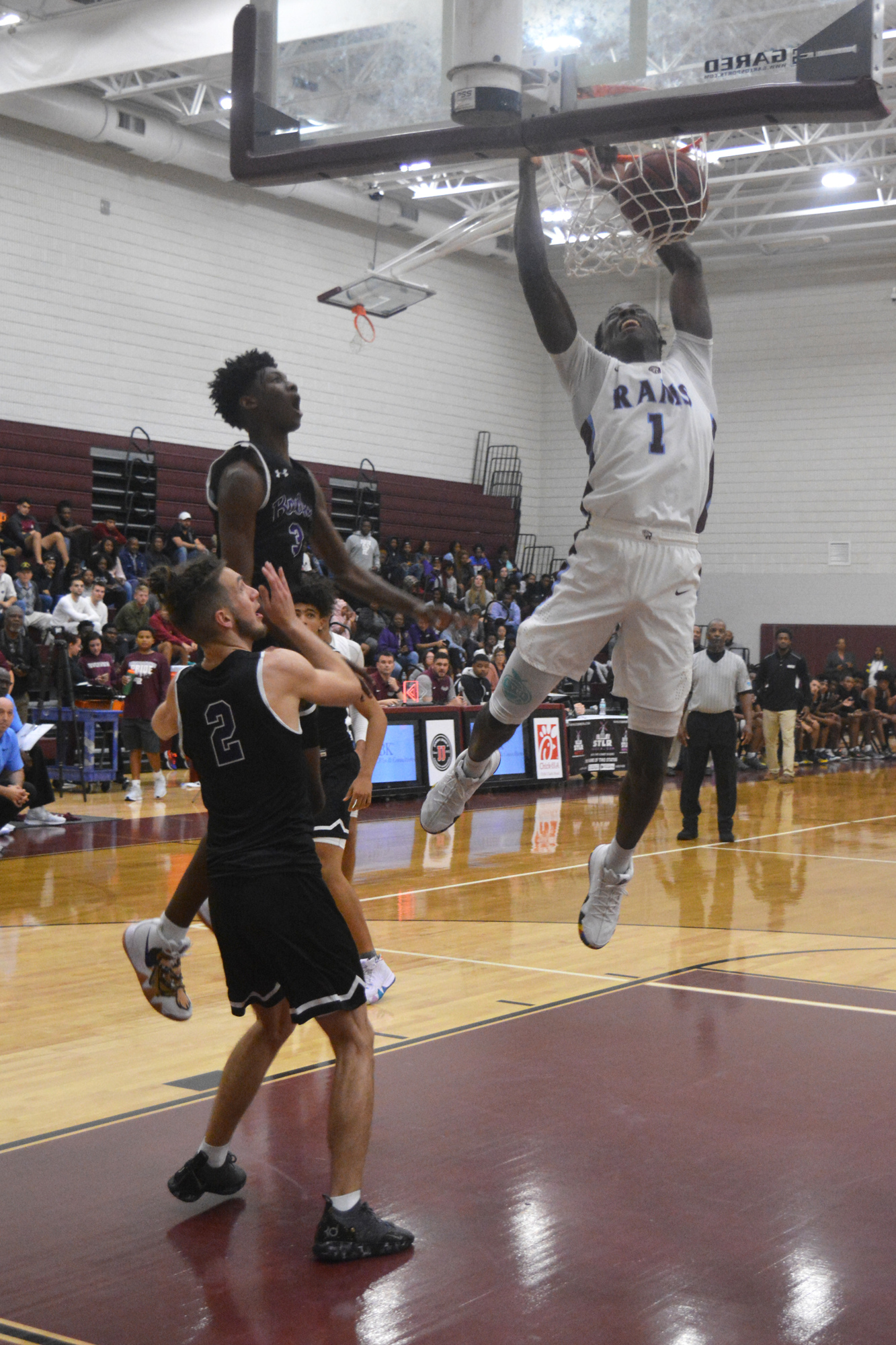 Riverview's Malachi Wideman connects on a two-handed slam.
