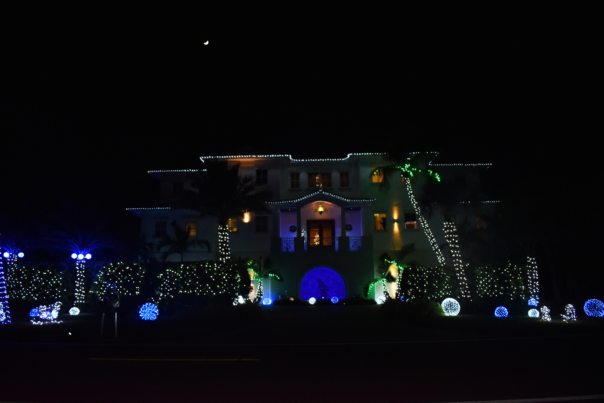 This house is the epitome of a Blue Christmas with it's color-coordinated lights.