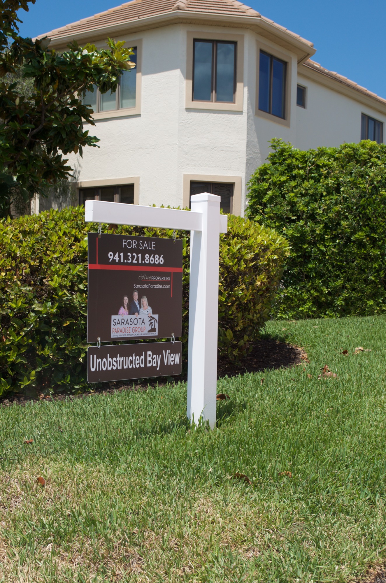 Homes for sale, rent or lease are permitted a three-square-foot sign. The top of the pole can be no higher than four feet.