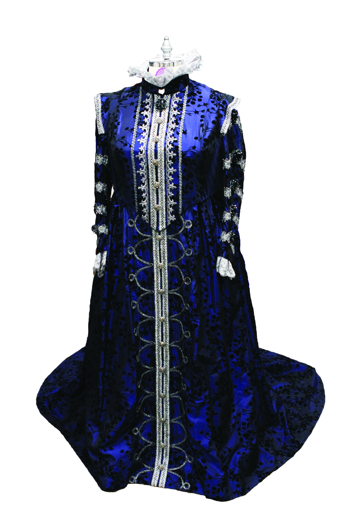 This costume for Elisabeth in Verdi’s “Don Carlos” was designed by Suzanne Mess, principal costume designer with the Canadian Opera Company. It has been used by the Arizona Opera, the Hawaii Opera Theatre and the Sarasota Opera.