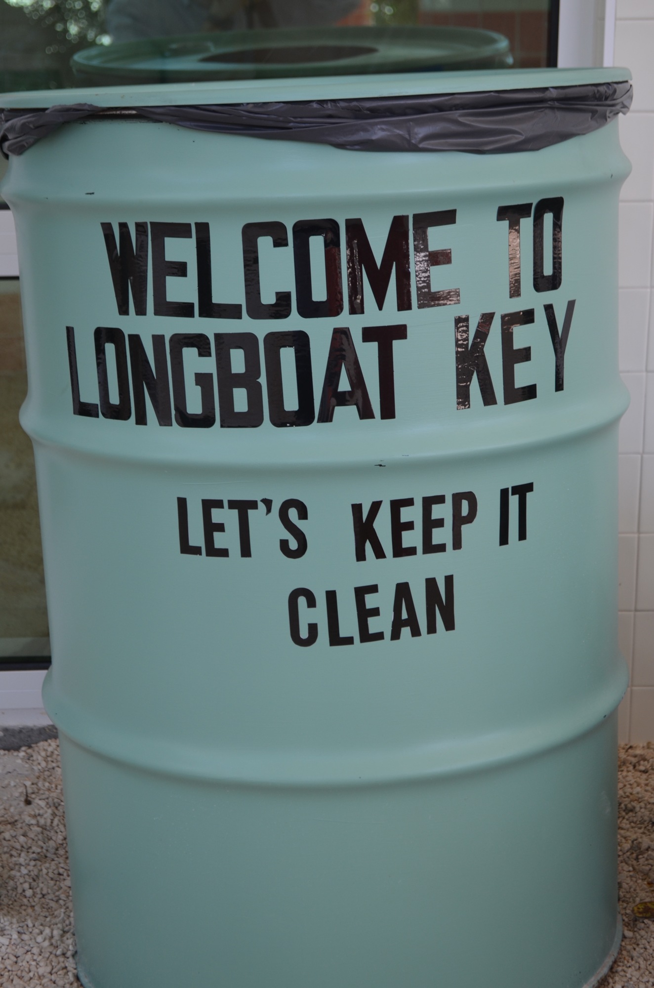 Even the trash cans offer a Longboat Key vibe.