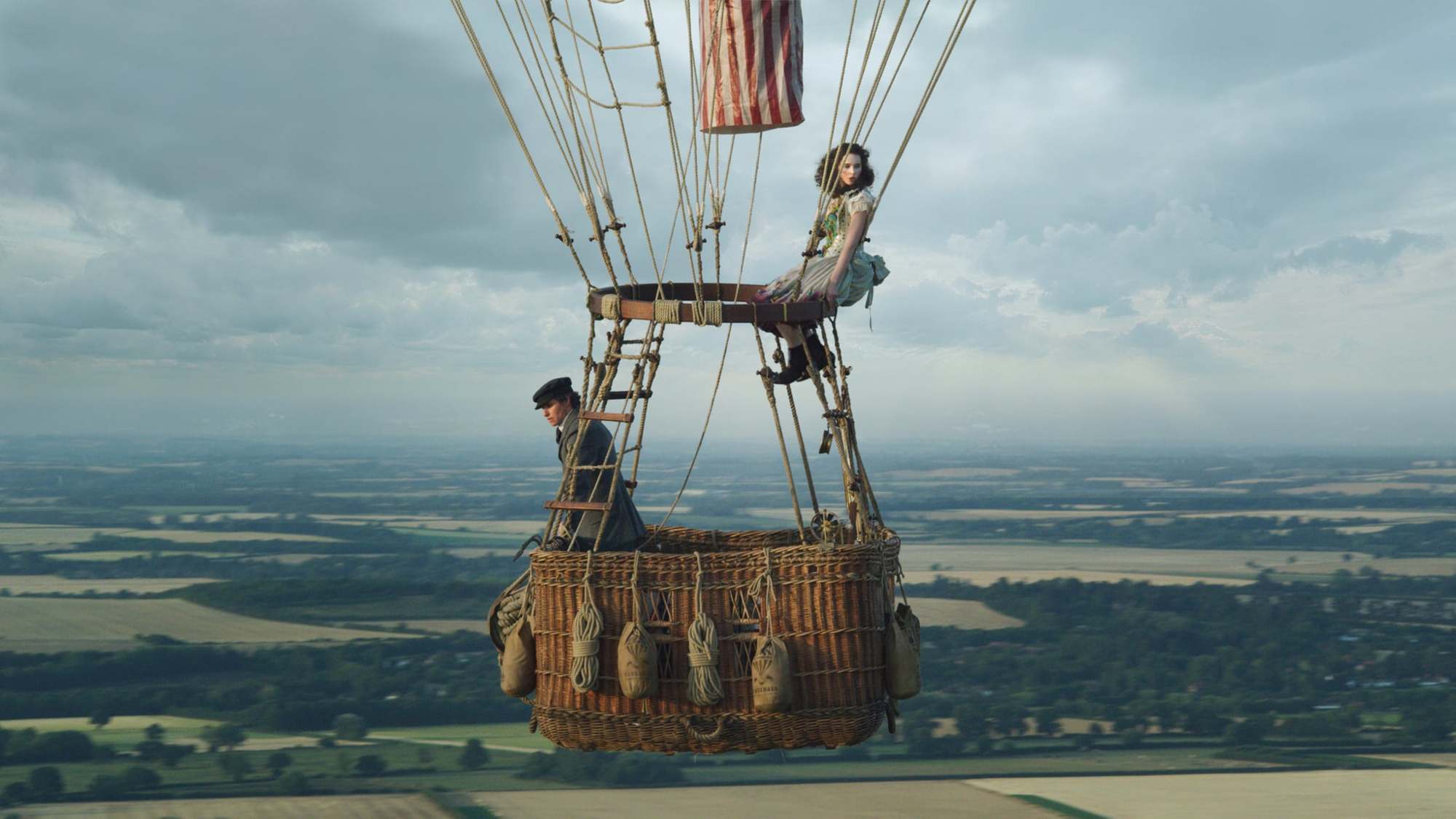 Eddie Redmayne and Felicity Jones in 