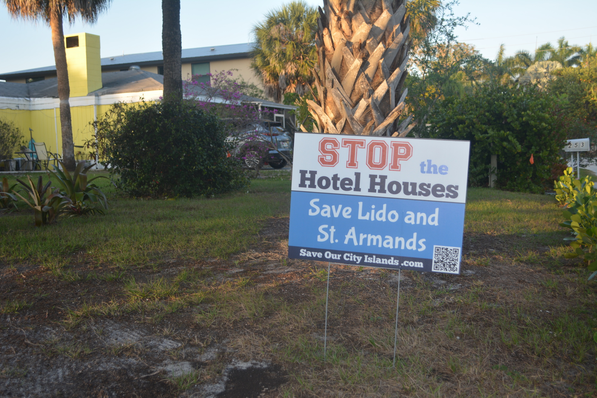 Some residents on Lido Key and St. Armands Key have posted lawn signs encouraging the city to adopt new regulations designed to cap capacity at vacation rental homes on the barrier islands.