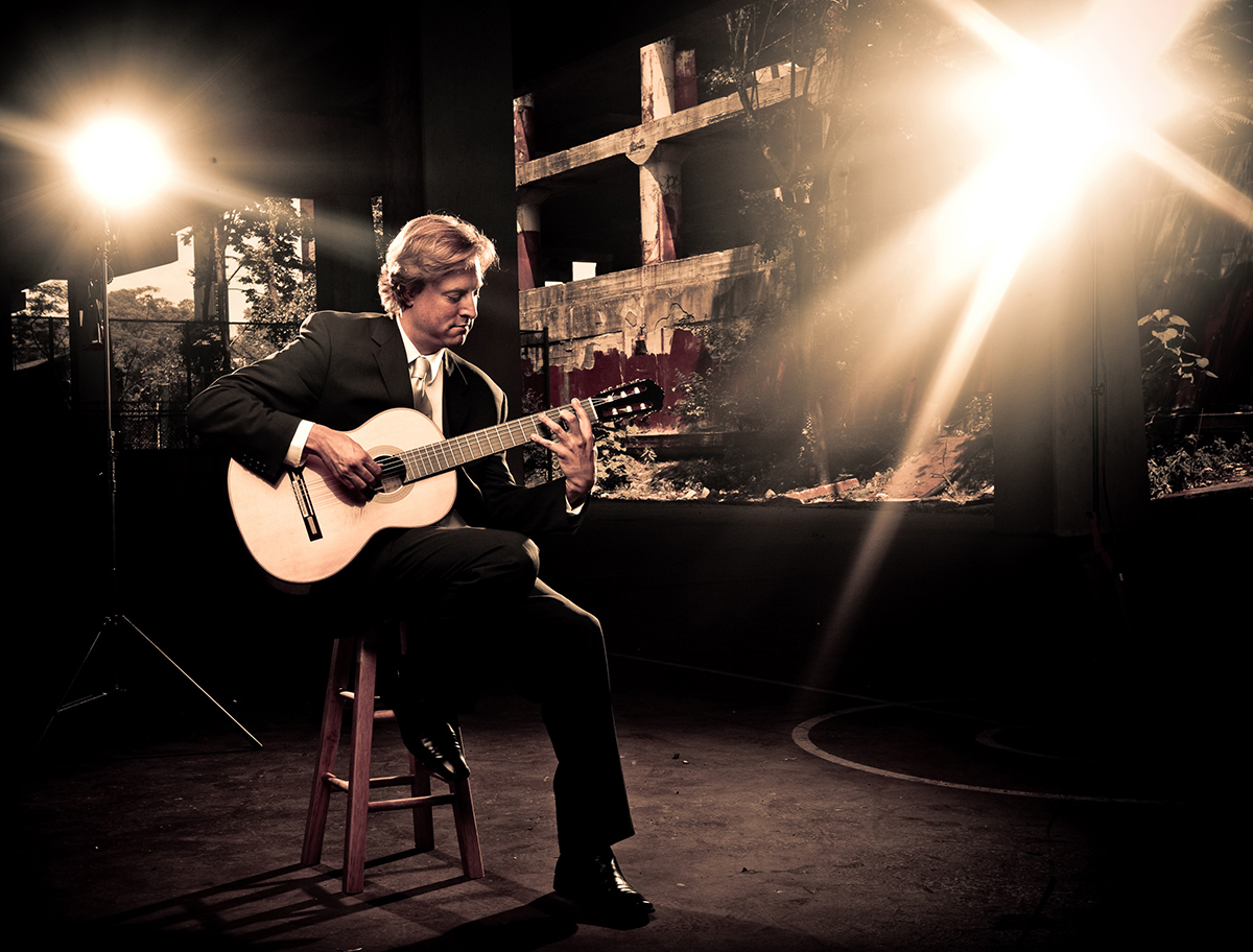 Grammy Award-winning guitarist Jason Vieaux performs at La Musica. (Courtesy photo)