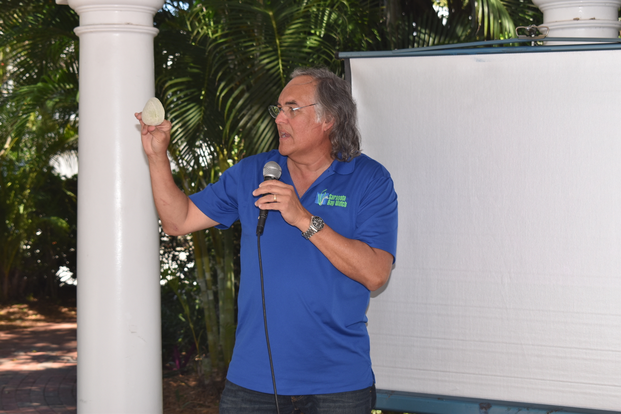 Ernesto Lasso de la Vega from Sarasota Bay Watch gave a talk about the organization's efforts to repopulate the bay with clams.