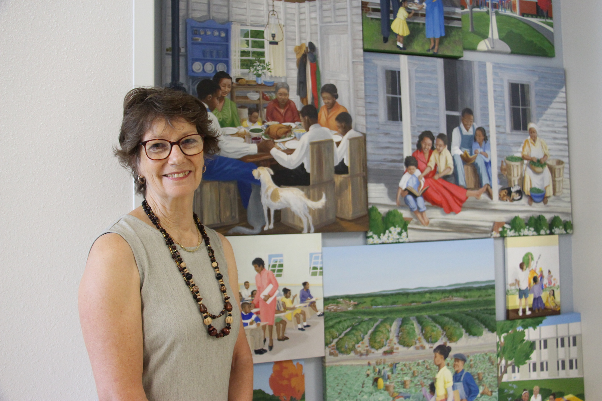 Lisa Mikler is the artist who painted the paintings that are part of the Maxey Elementary History Wall.