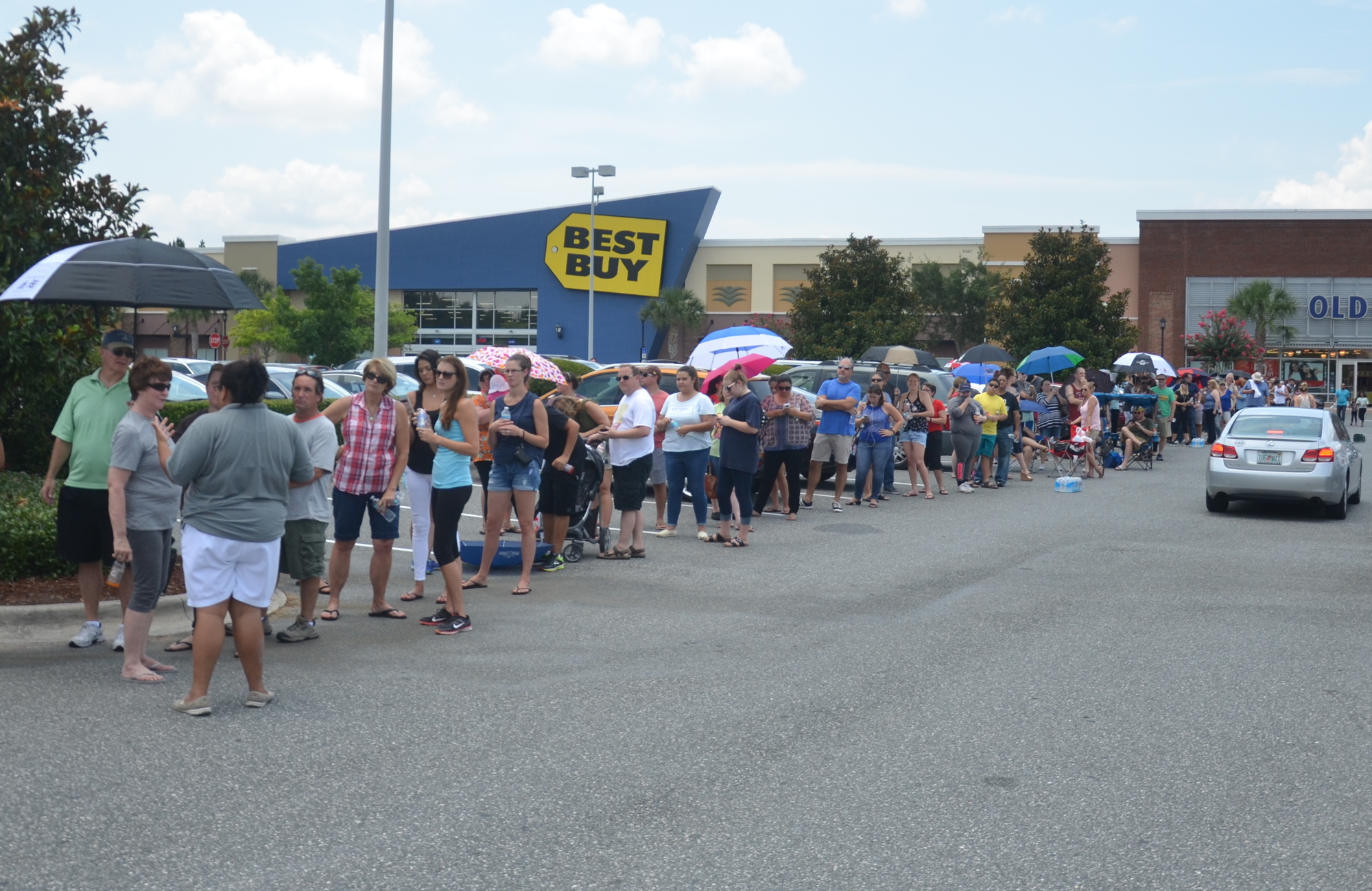 The line was long to donate blood, but that didn't deter residents from waiting.