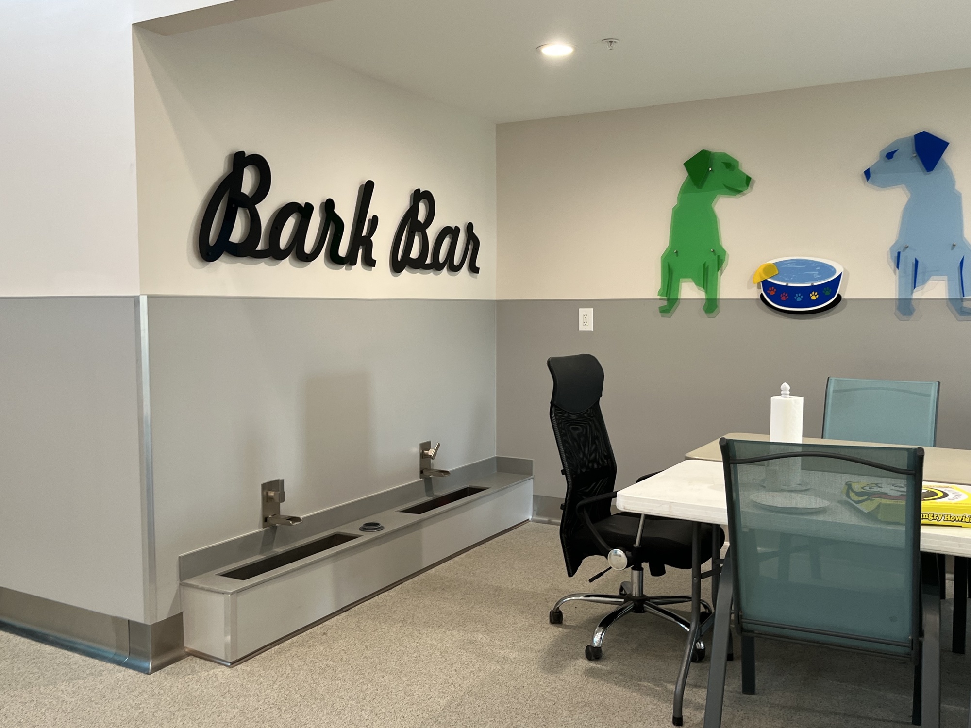 The Bark Bar is a part of the training room where dogs can easily get a drink during training.
