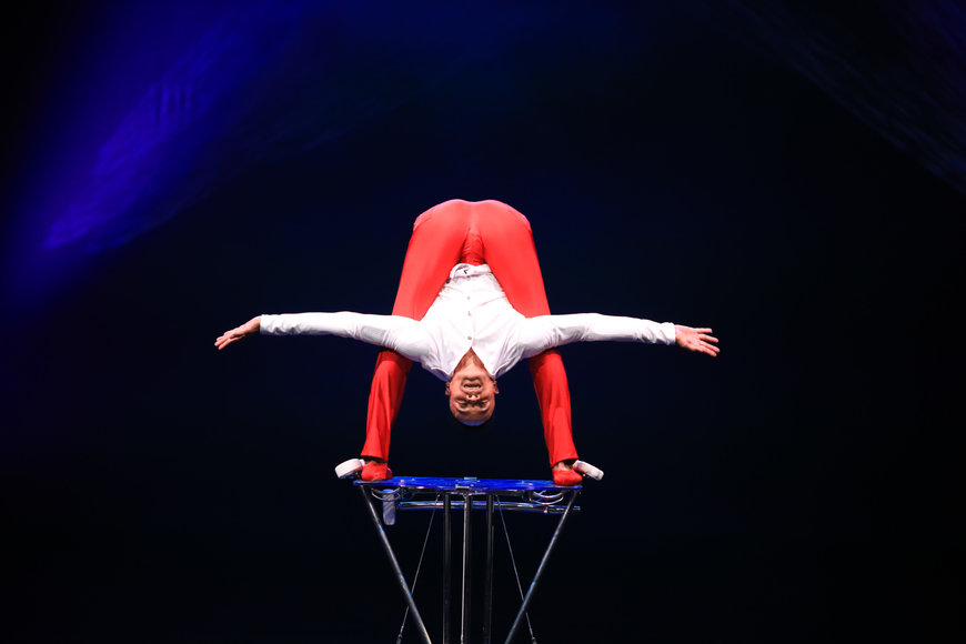 Ricardo Sosa boggles the mind at the Summer Circus Spectacular. (Photo: Harry Sayer)