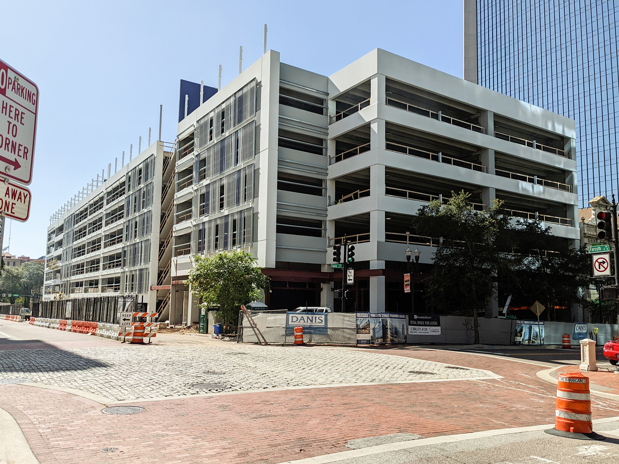 VyStar Credit Union’s new parking garage under construction at Laura and Forsyth streets Downtown.