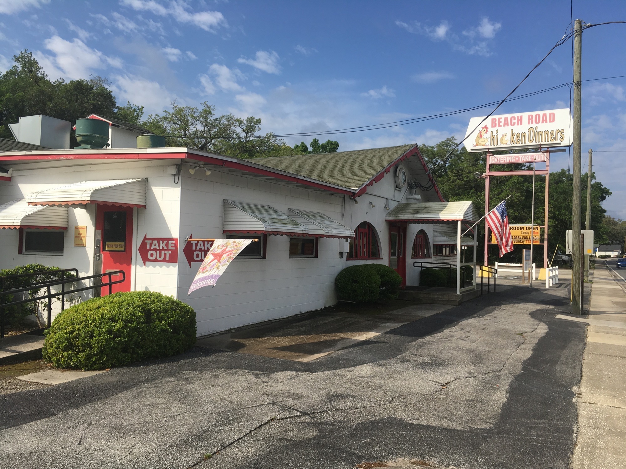 Spouses Nathan Stuart and Margo Klar took over the 80-year-old Beach Road Chicken Dinners in 2019.