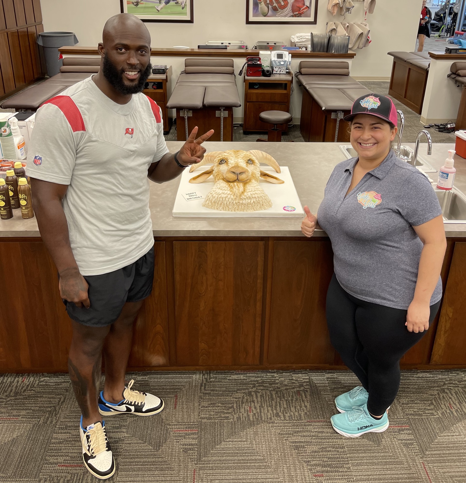 Bucs running back Leonard Fournette with Kristin Lavallee of The Cake Girl. (Courtesy photo)