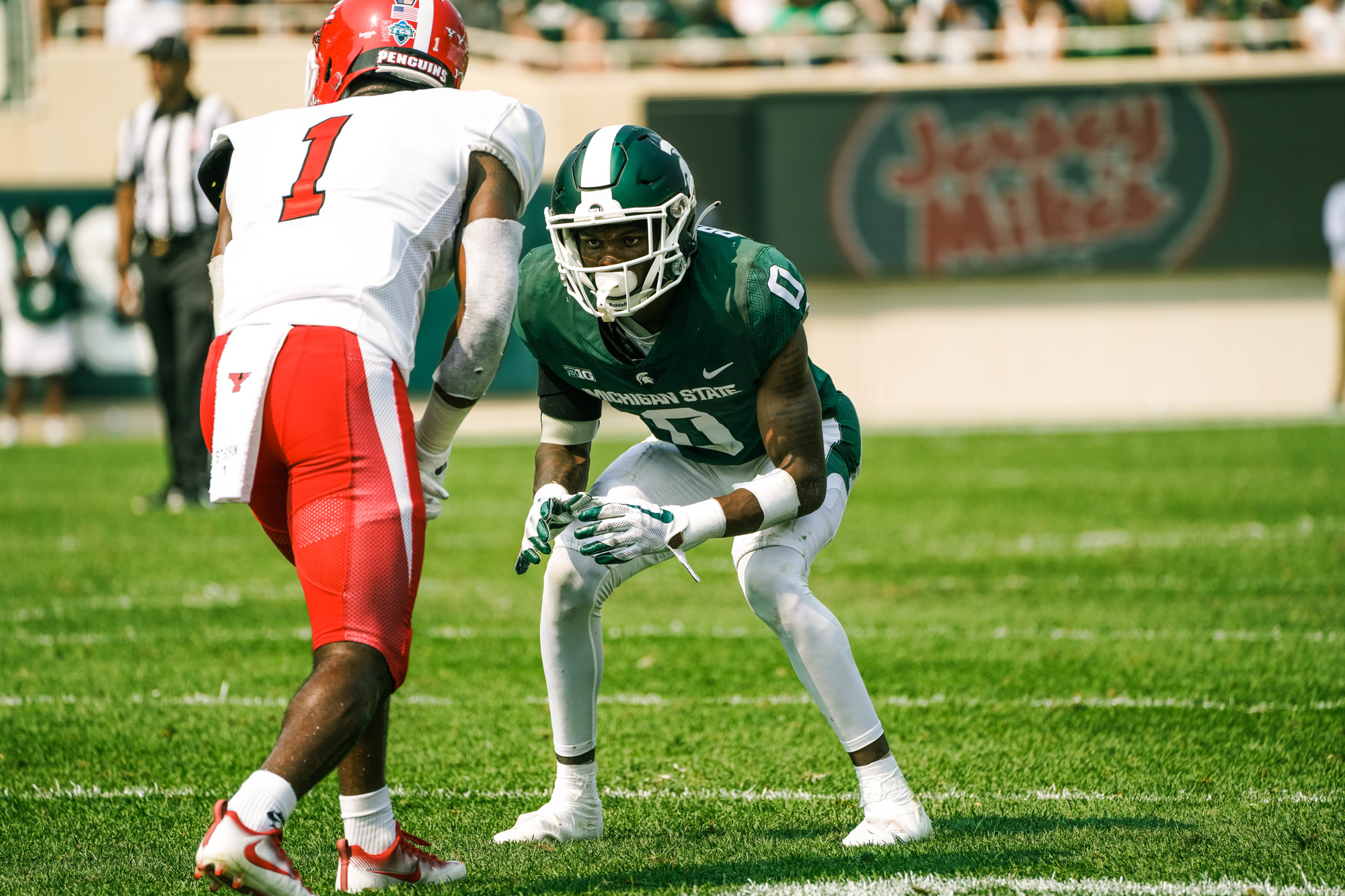 Charles Brantley (0) lines up against a Youngstown State wideout as a freshman in 2021. The former Riverview defensive back is a big part of the Spartan's defensive plan in 2022. (Photo courtesy of Michigan State Athletics.)